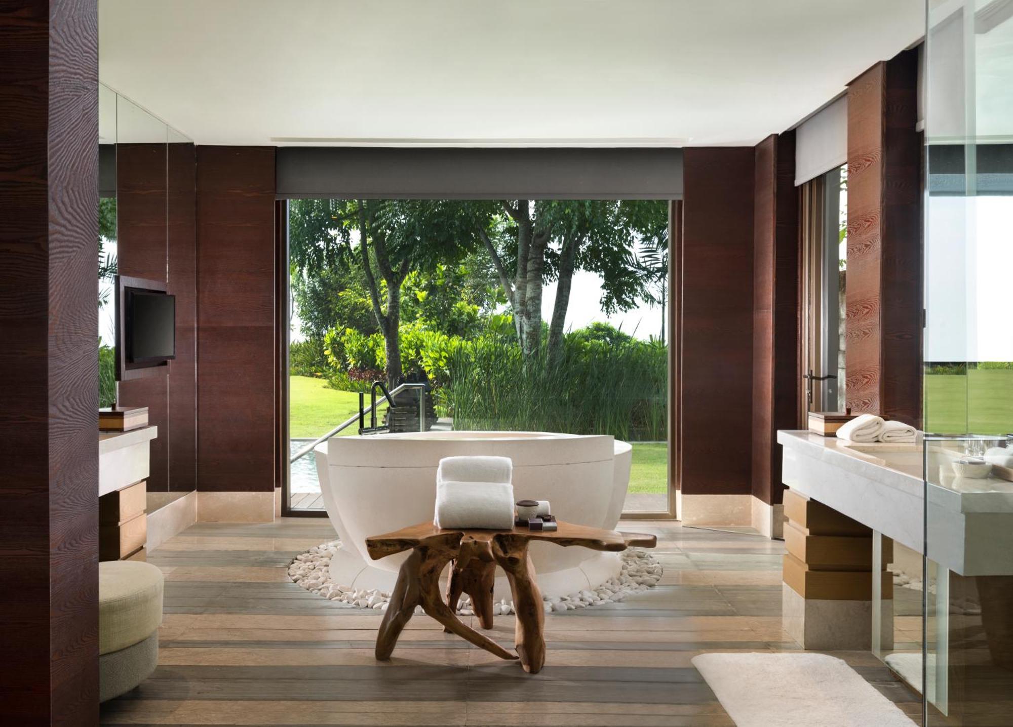 One-Bedroom Ocean View Villa Daily Resort Activity