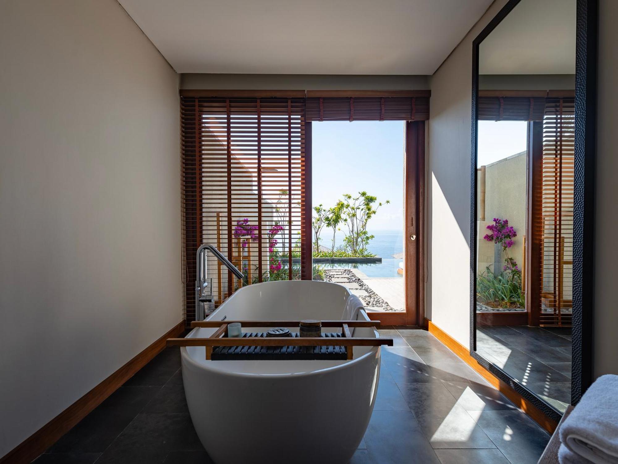 Cliff Pool Villa Three Bedrooms Ocean View