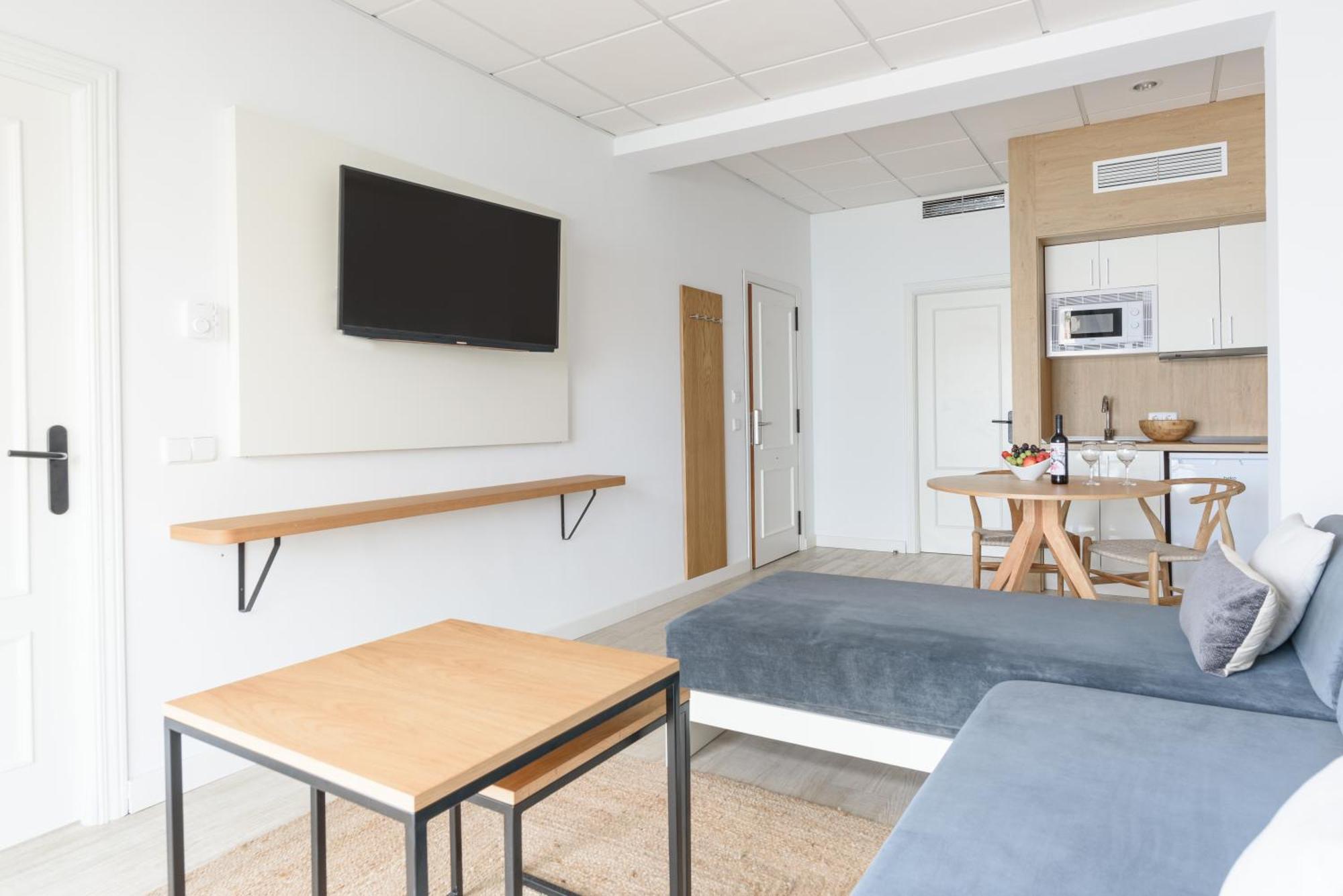 Suite,1541686786:JPEG