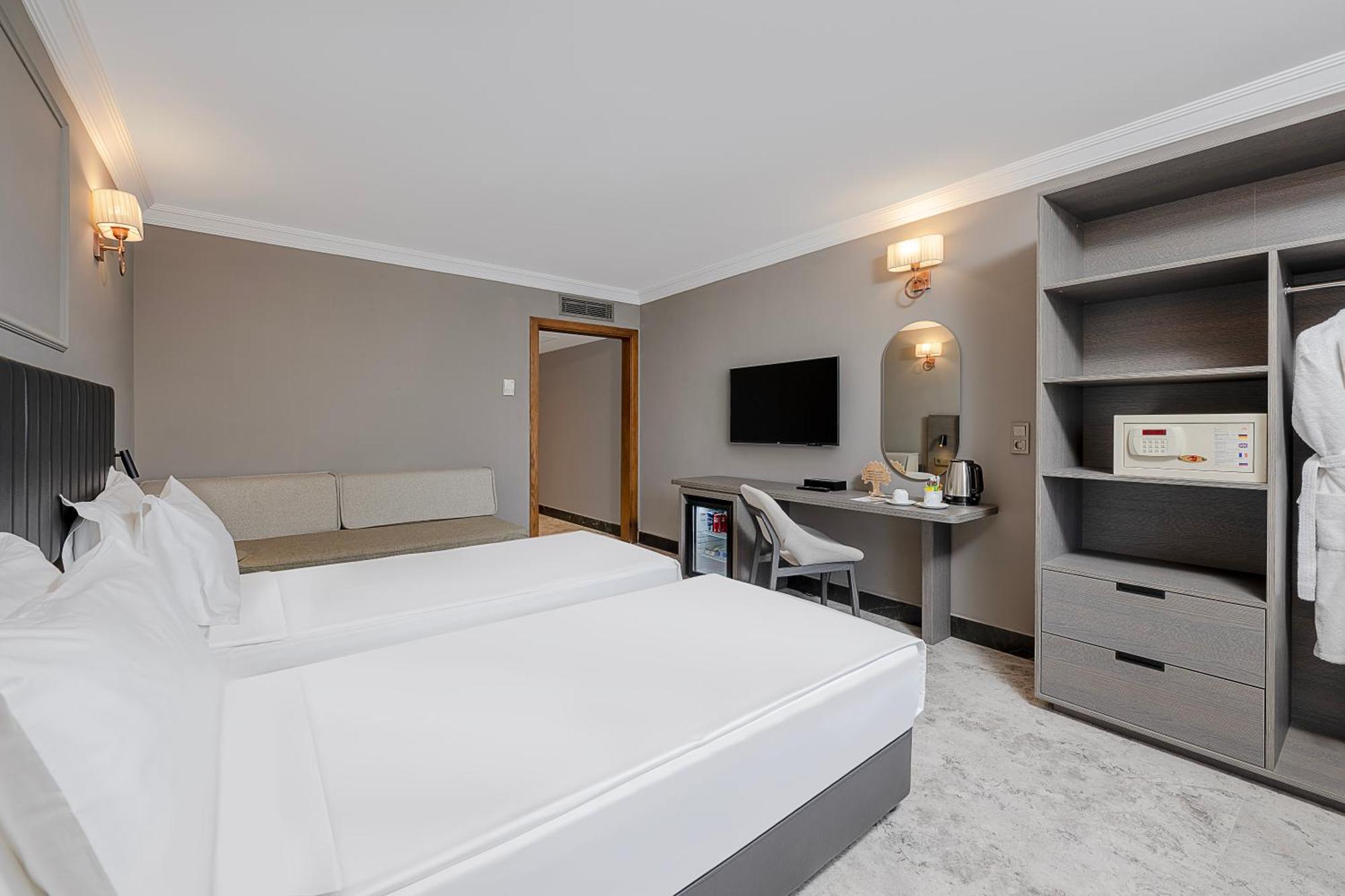 Superior Room with Land View,1541966797:JPEG