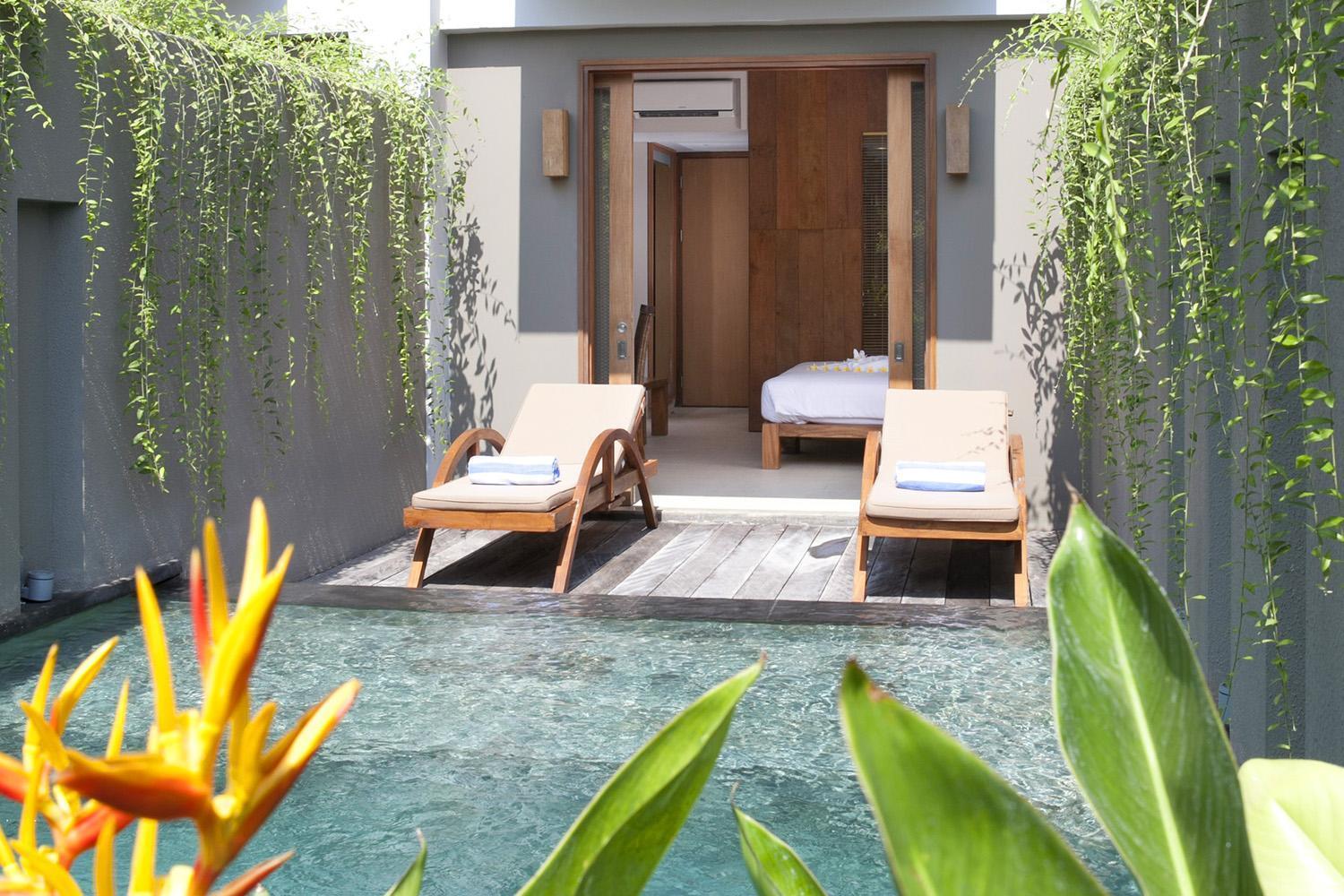 Double or Twin Cabana Plunge Pool
