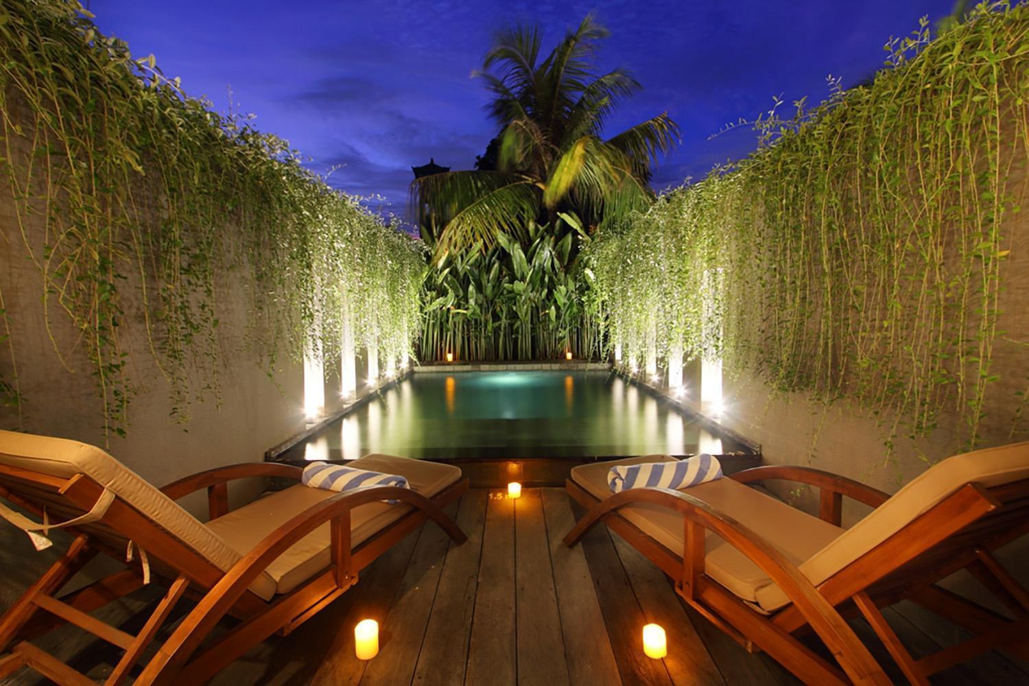 Double or Twin Cabana Plunge Pool