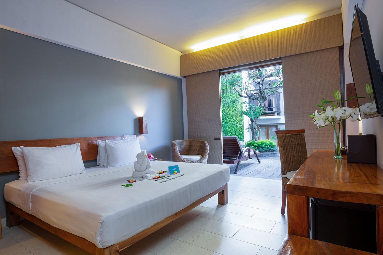 Deluxe Double or Twin Room Pool View