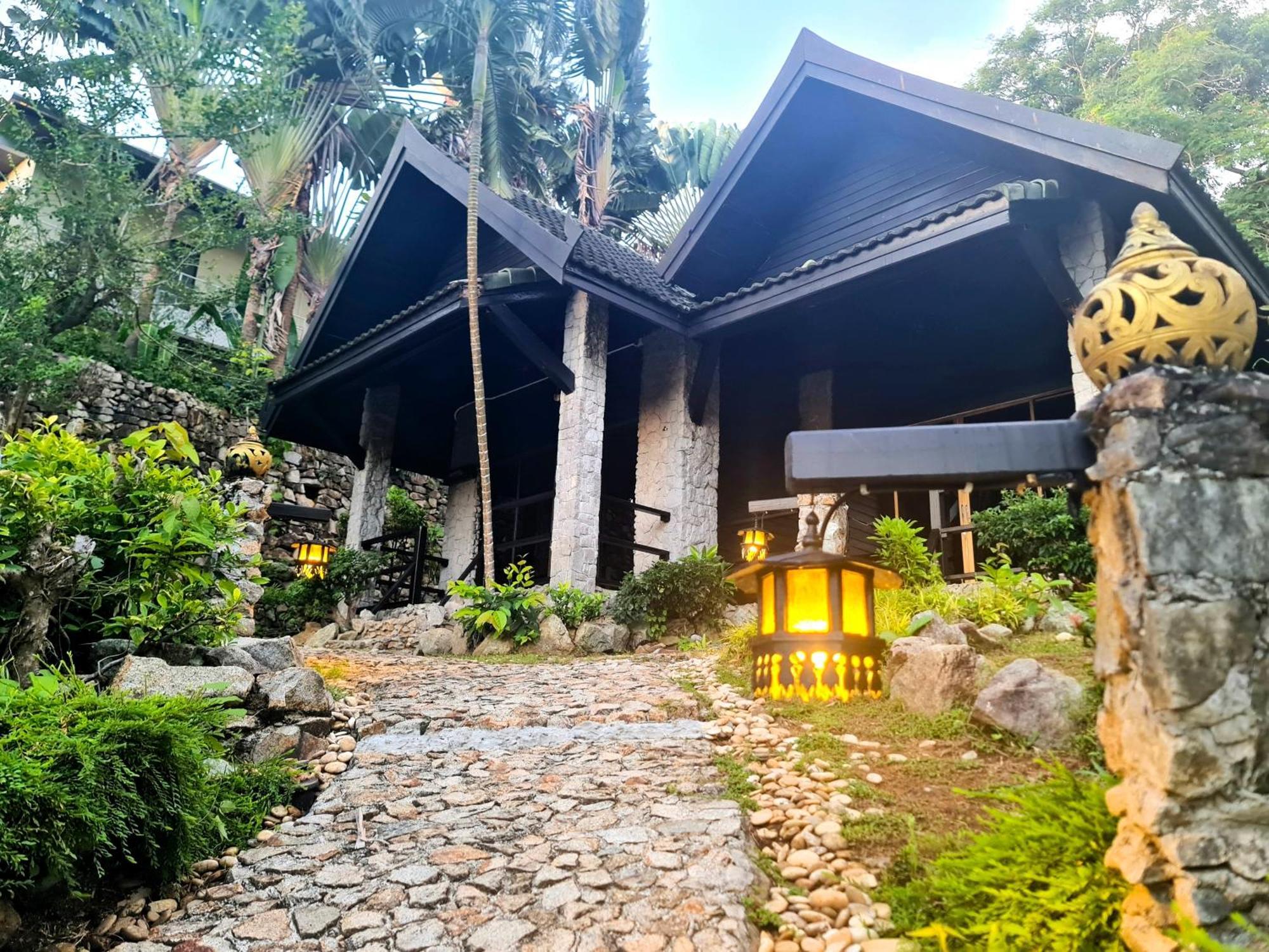 Bungalow med utsikt över trädgården