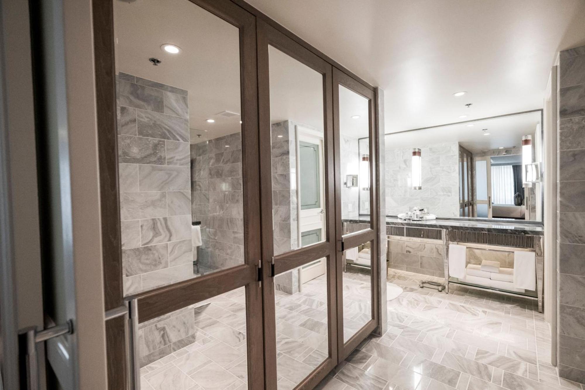 Presidential Suite 1 King