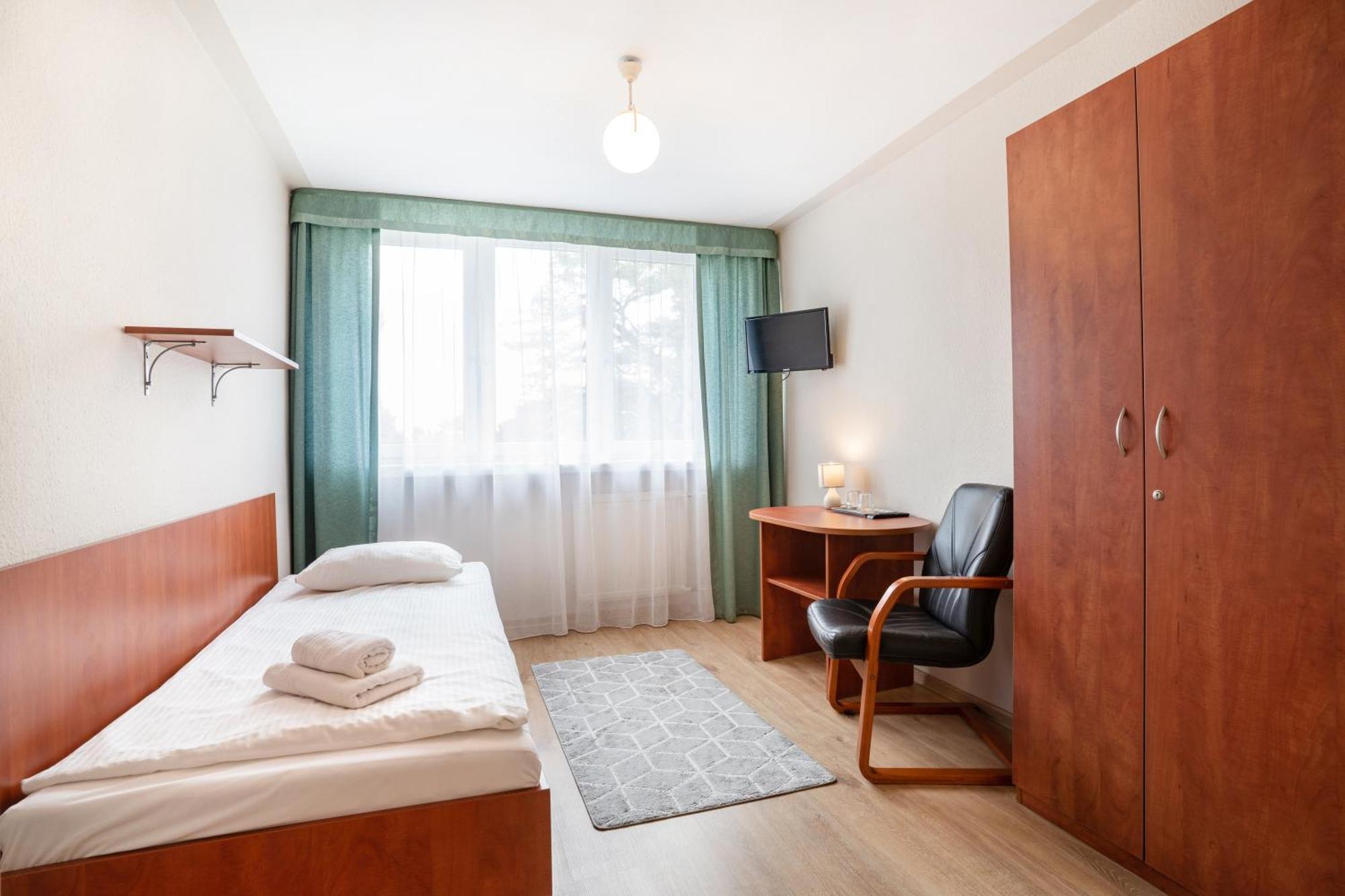 Single Room,1543189423:JPEG