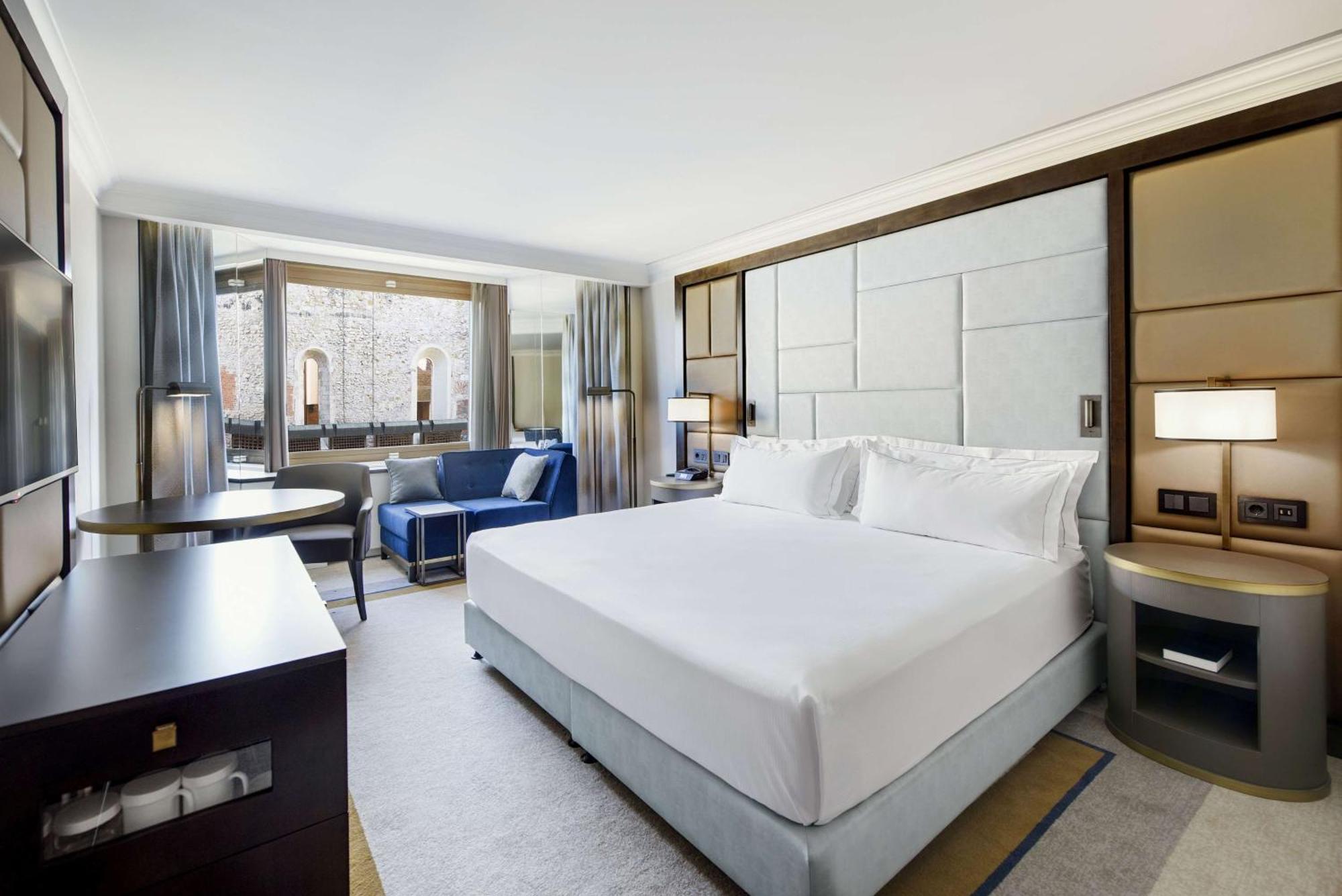 Executive King Room Lounge Access
