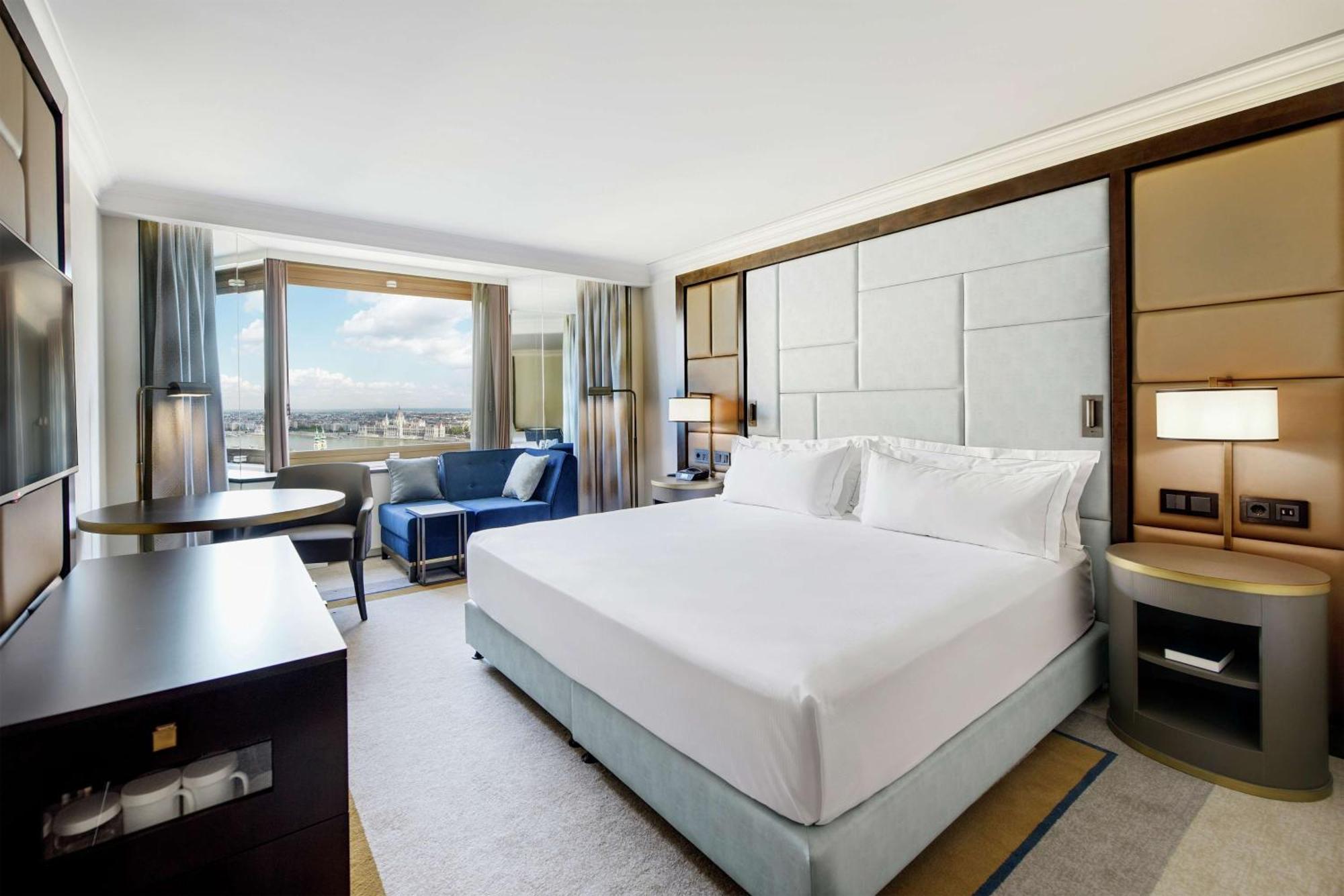 Executive King Room Danube View Executive Lounge Access