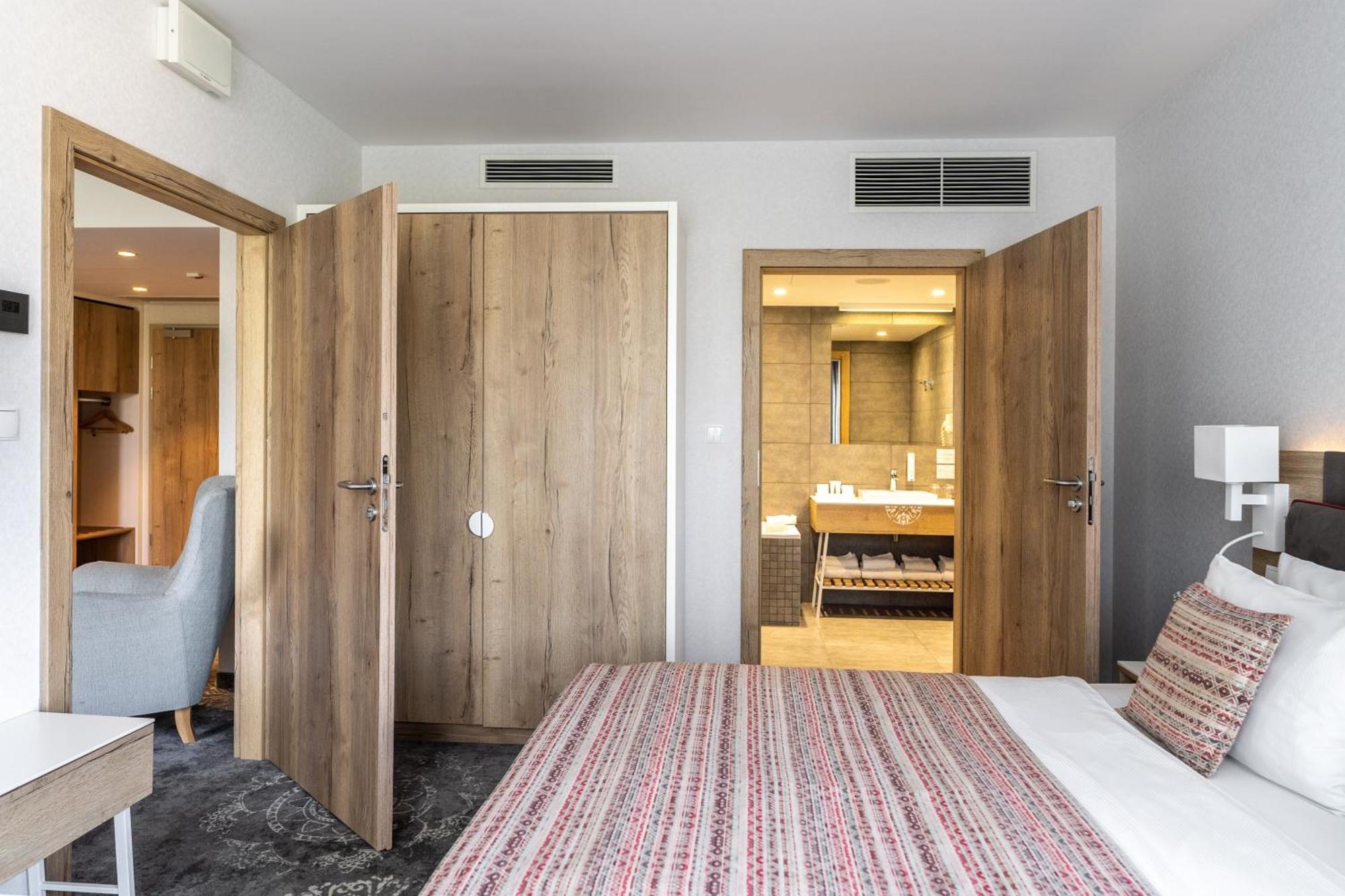 Executive Suite 1 double bed without access to the thermal baths