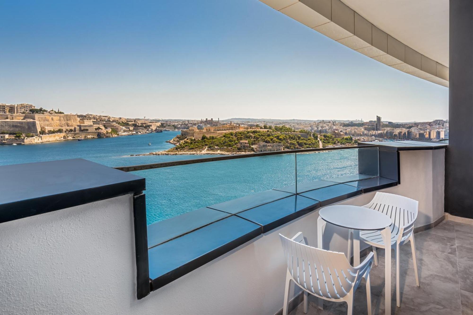 Deluxe Double or Twin Room Sea View