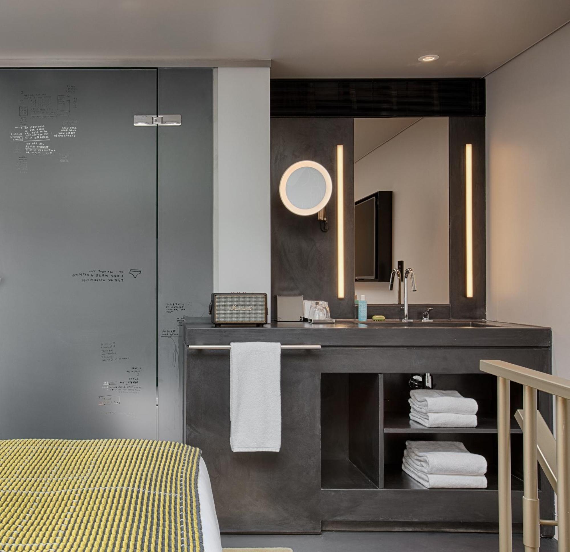 Studio Loft Suite Bank 1 Bedroom Bi-level Loft Loft 1 King