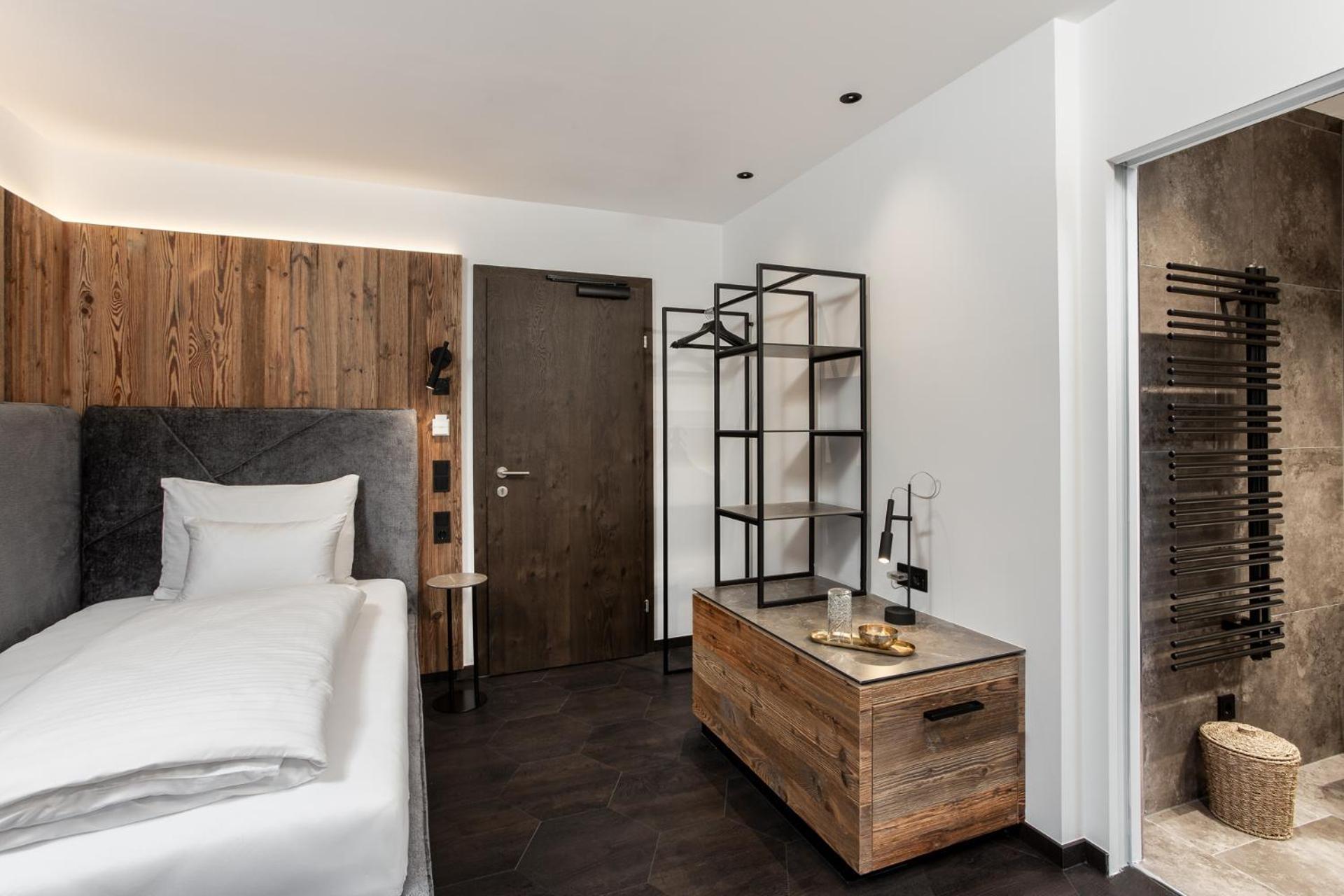 Single Room,1583164882:JPEG