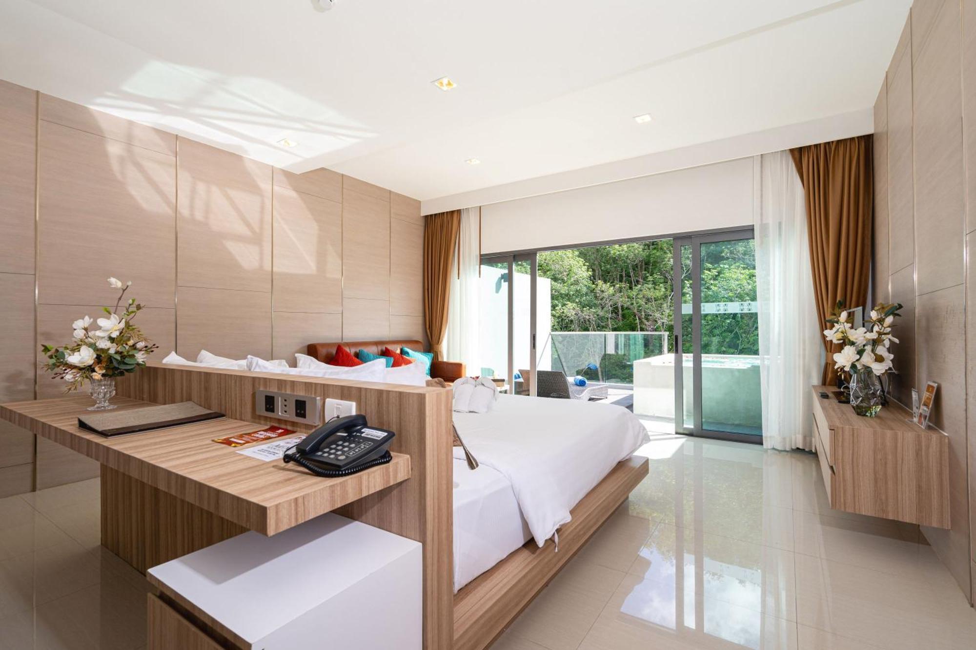 Premier Suite with Jacuzzi