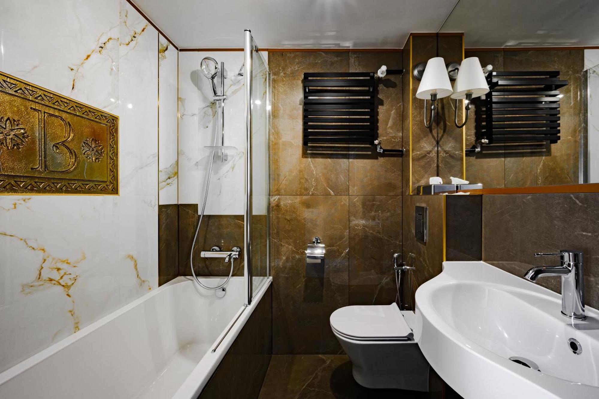 Deluxe Premium Double or Twin Room Mountain View