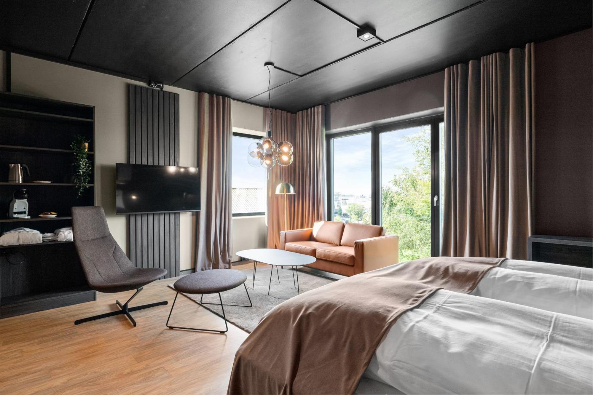 Juniorsuite med udsigt til have