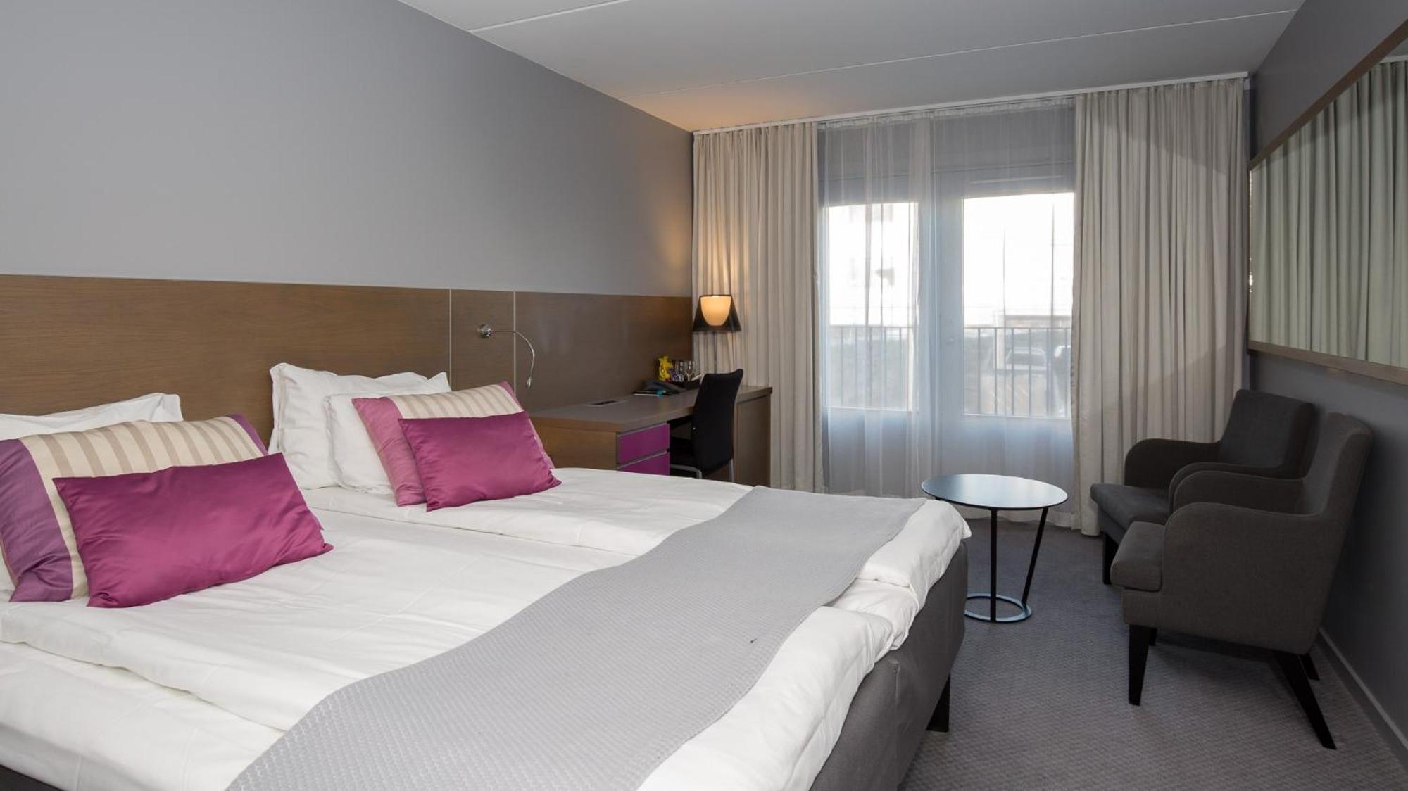 Twin Room,1549645966:JPEG