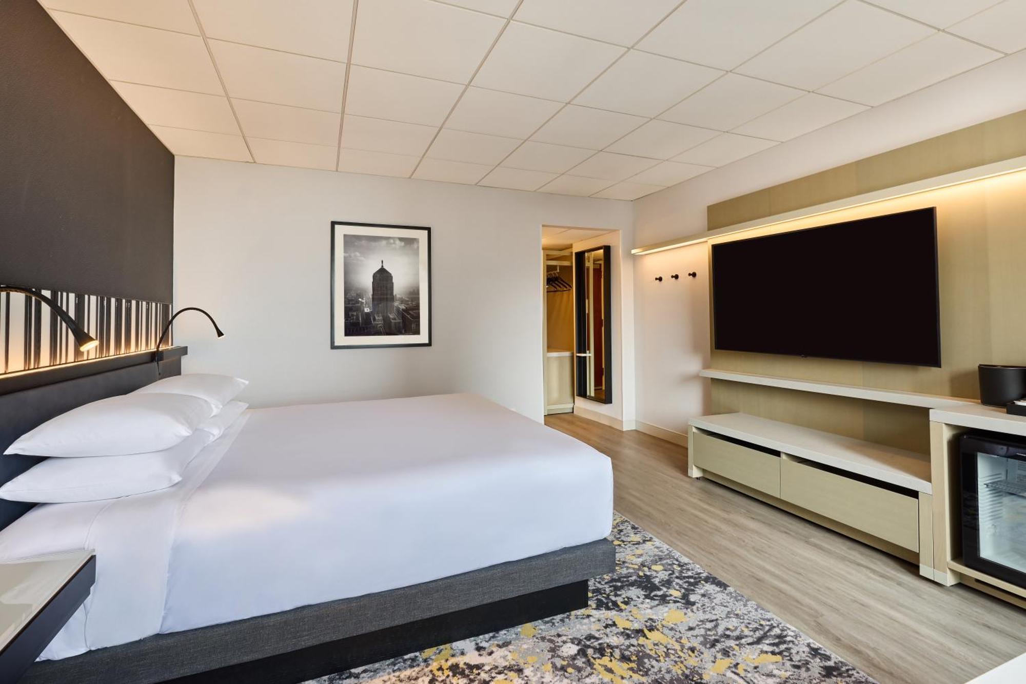 King Room with Accessible Shower - Disability Access