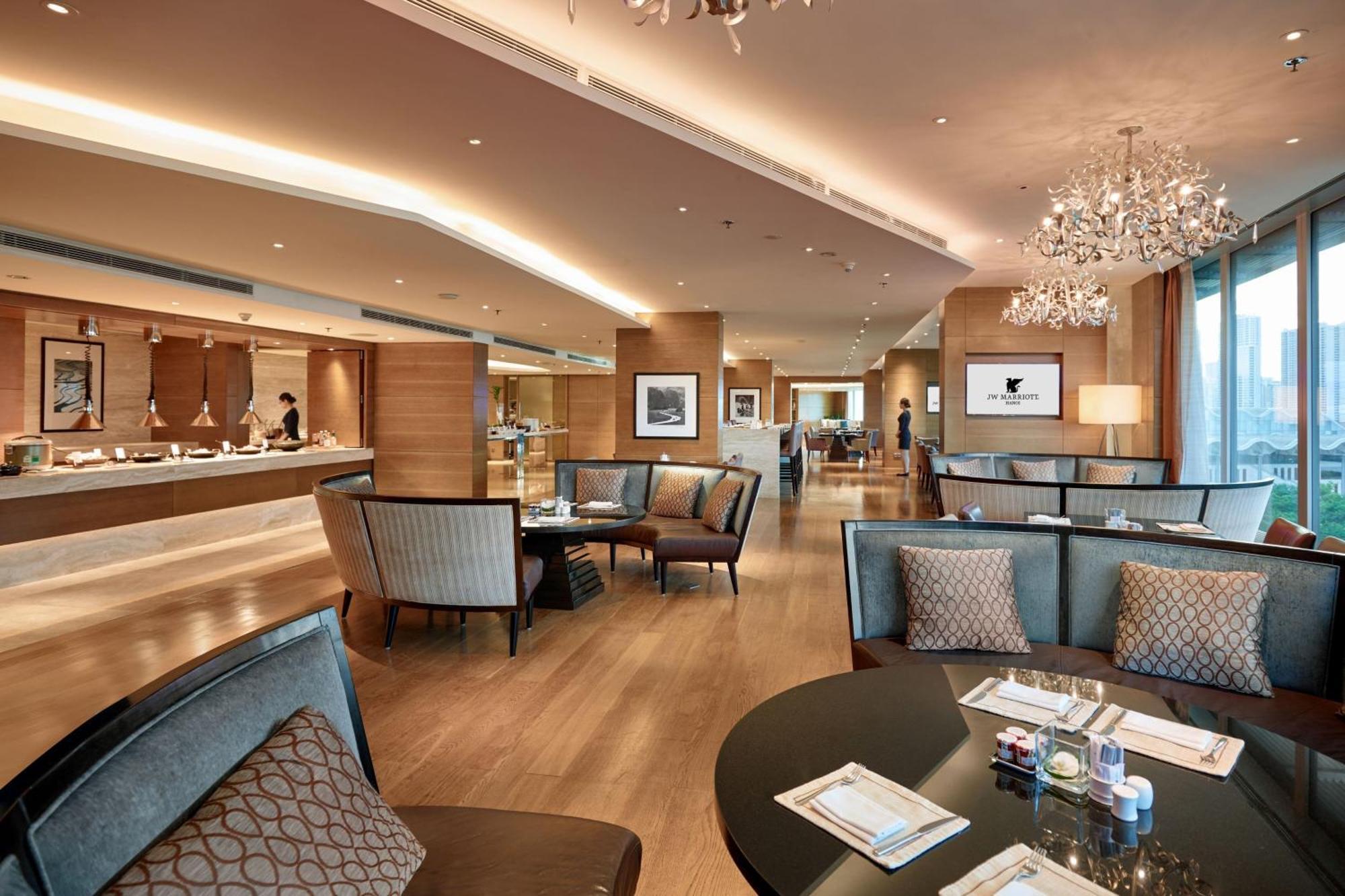 Family Suite Executive Lounge Access
