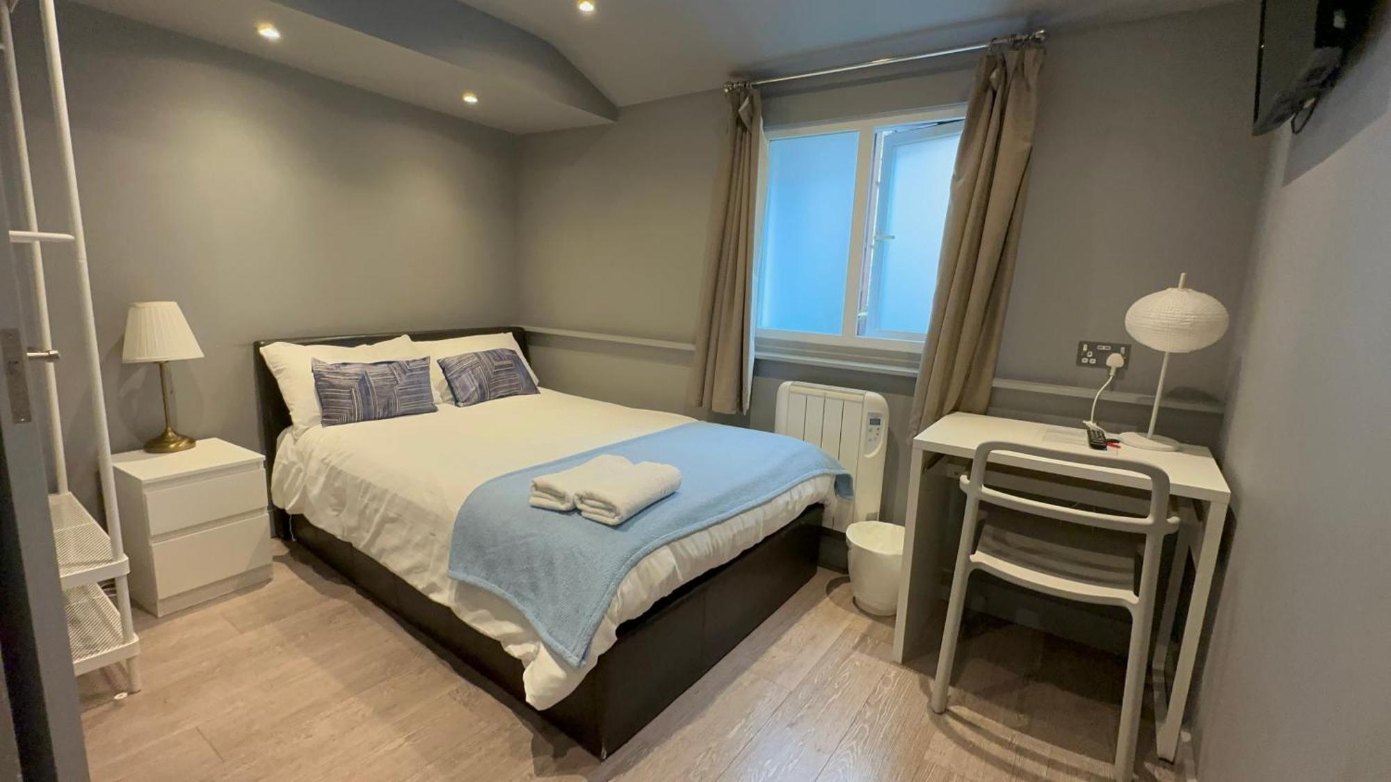 Double Room Private Bathroom