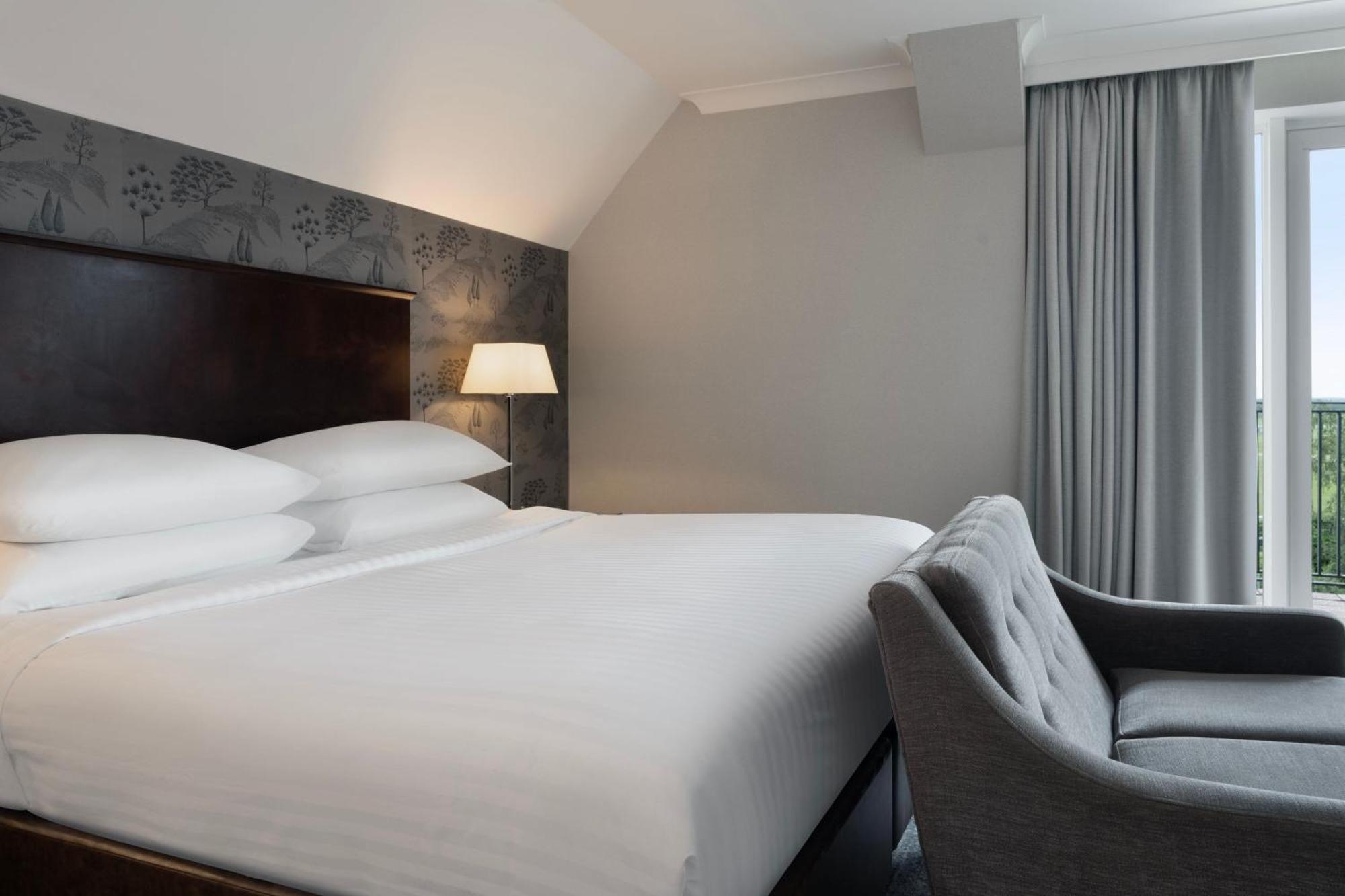Suite med king-size-seng og utsikt