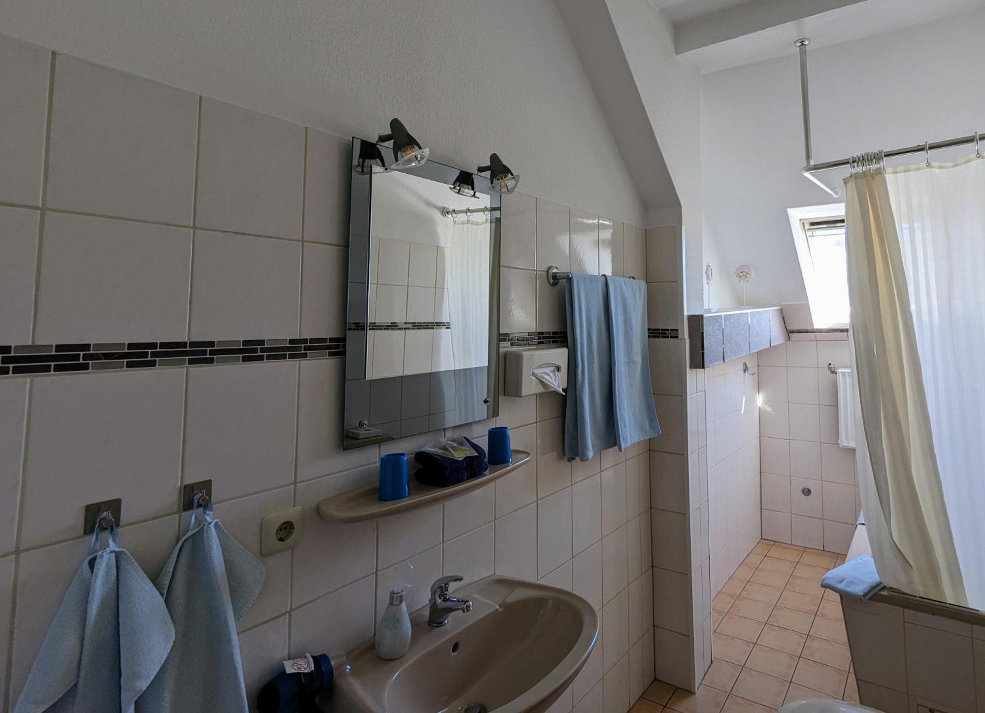 Double Room,1091338944:JPEG