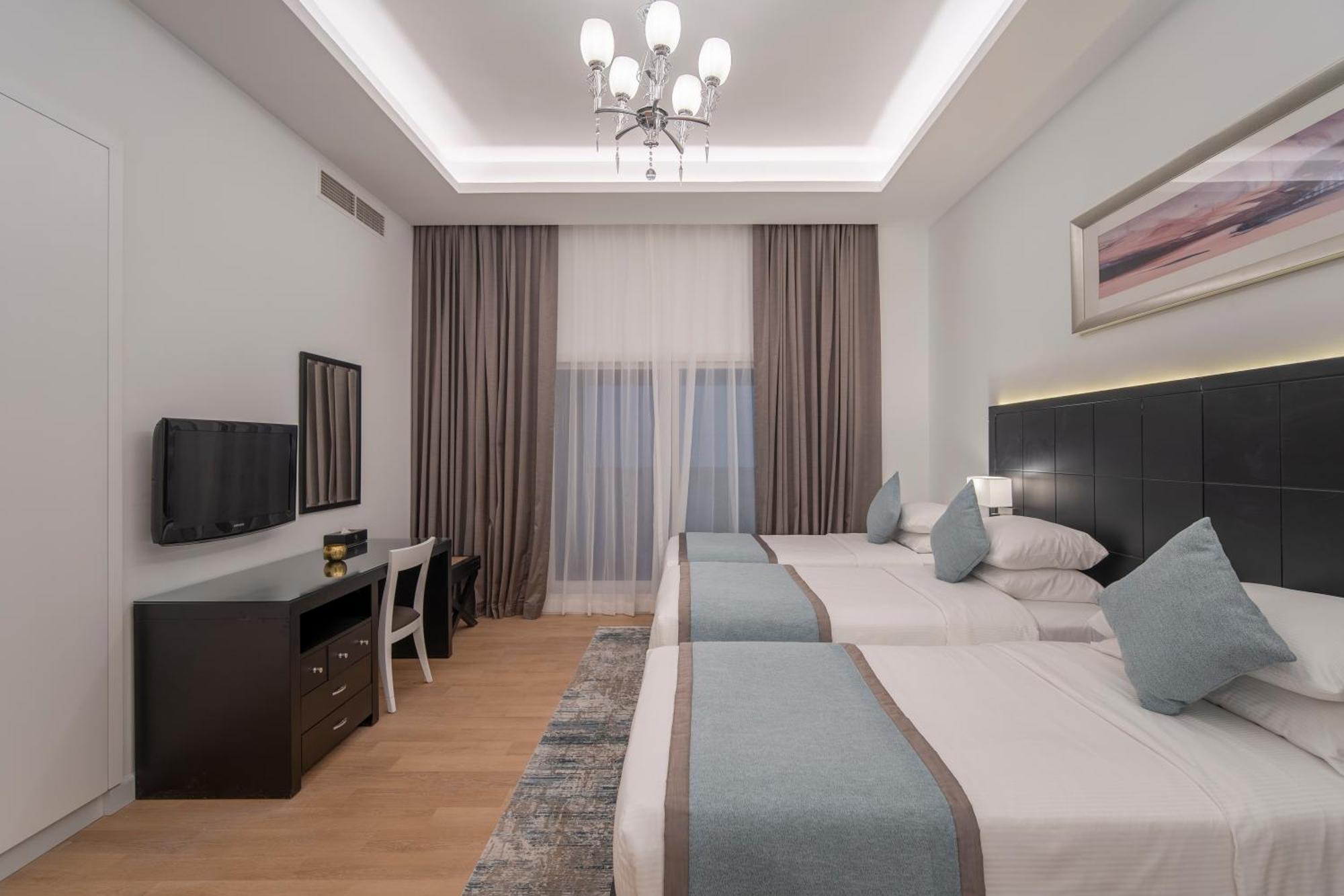 Premium Family Two-Bedroom Apartment with Balcony,1551564937:JPEG