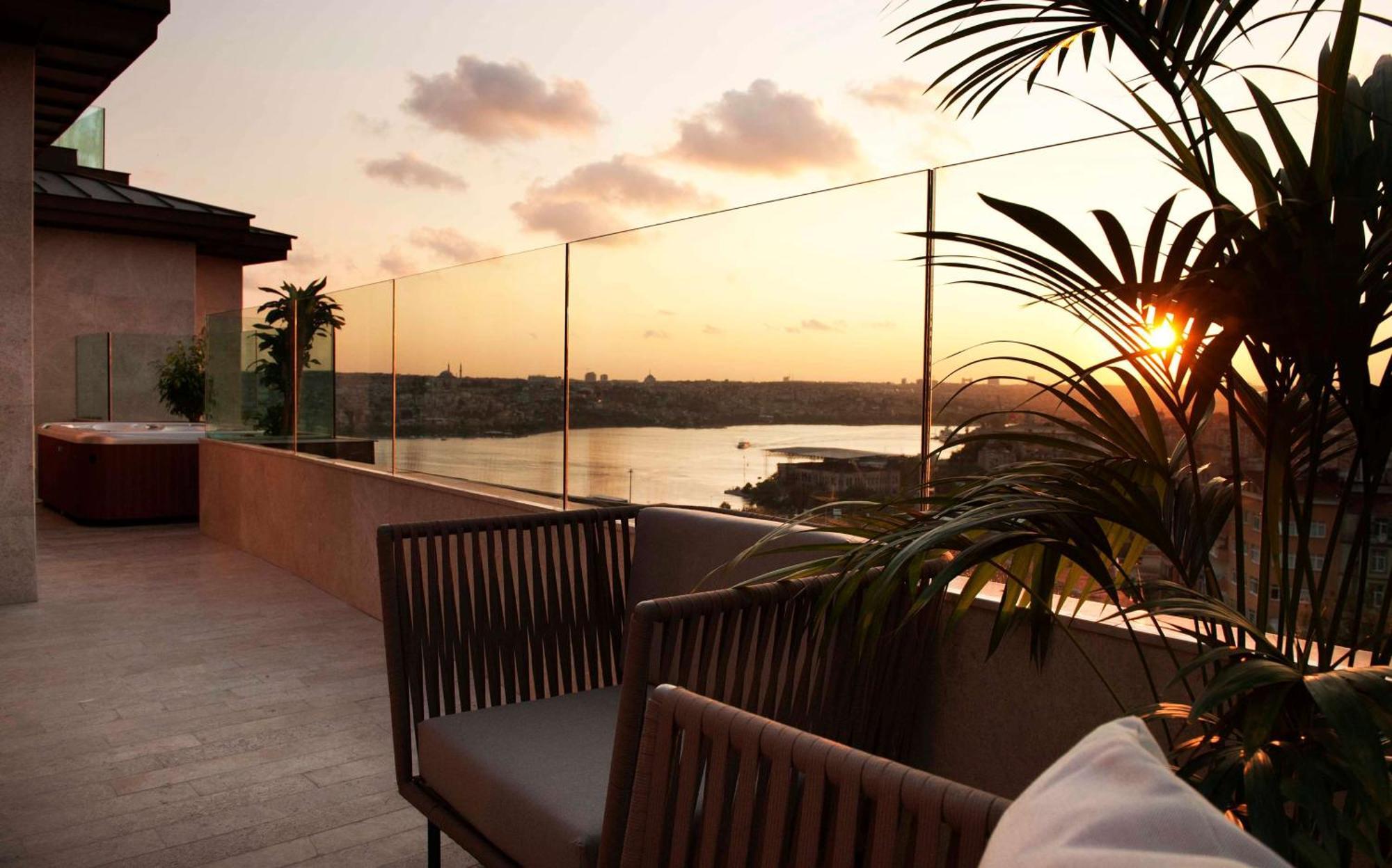 Suite with Golden Horn View and Terrace,1275038617:JPEG