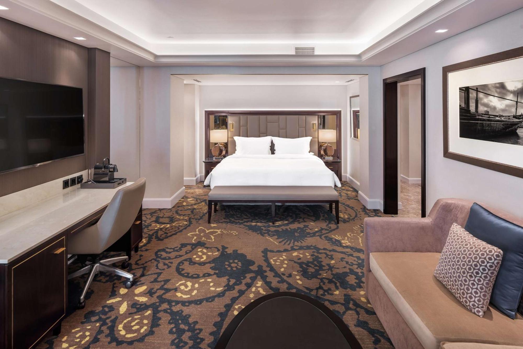Junior Suite Lounge Access Balcony Creek View