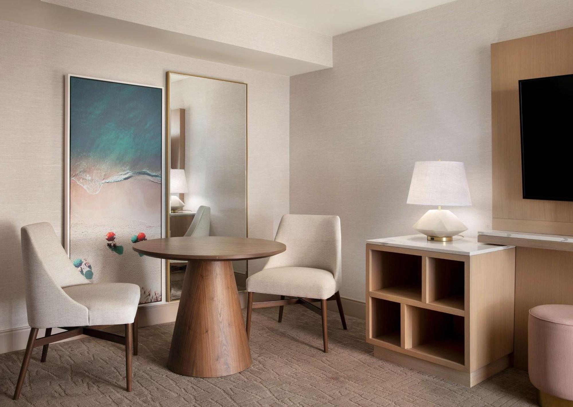 One-Bedroom King Suite City View