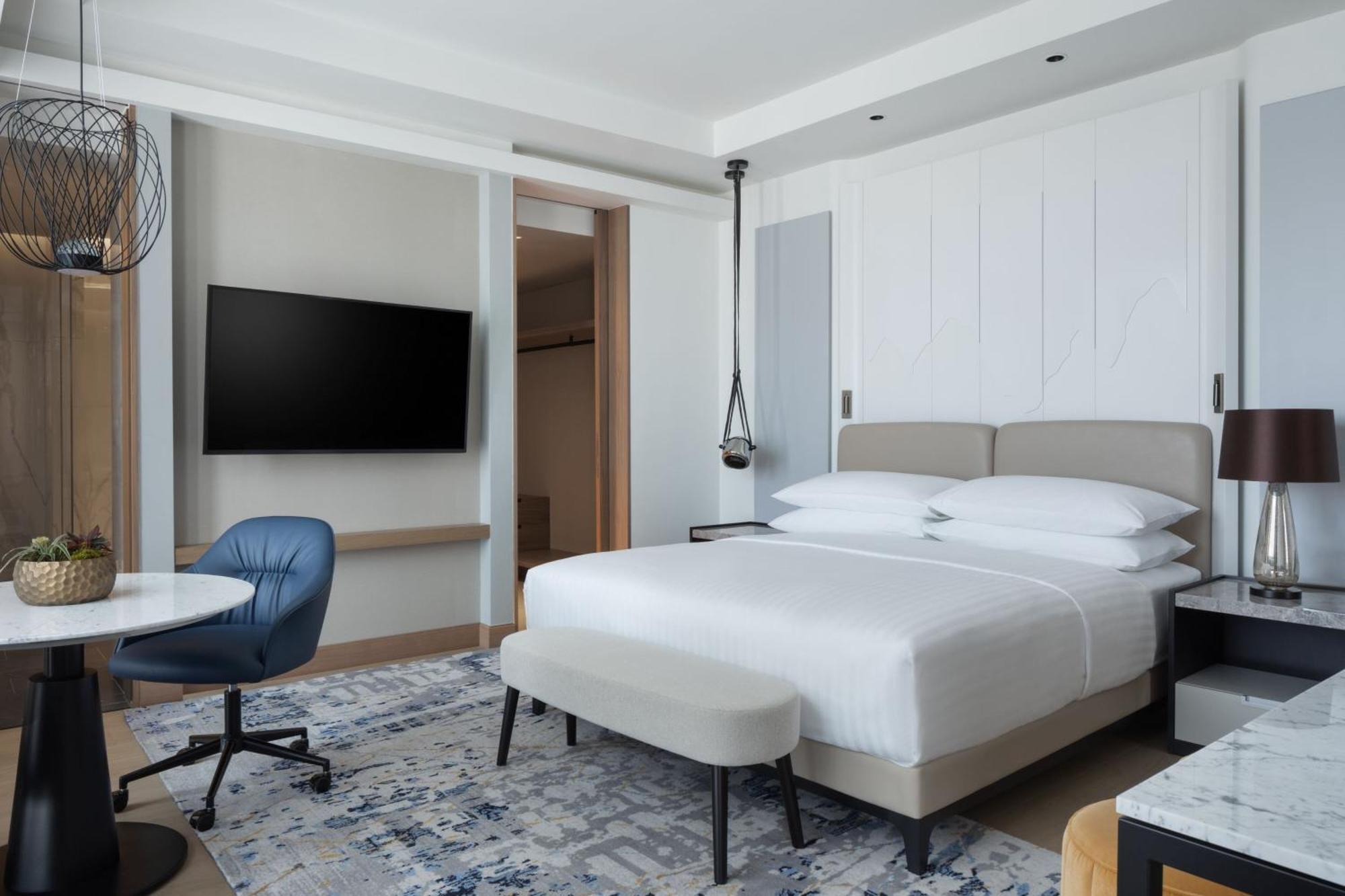 Executive Suite - Club Lounge Access