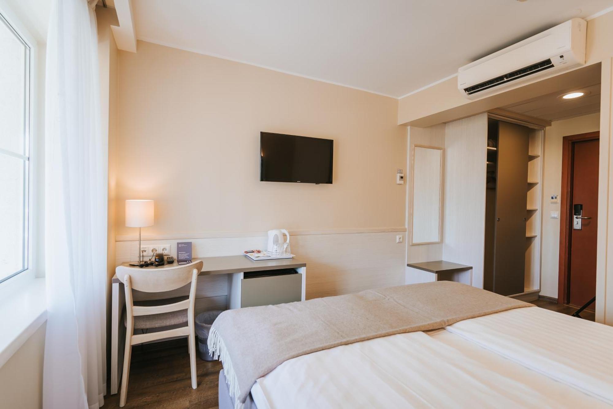 Double Room Balcony Spa Access,1552384174:JPEG