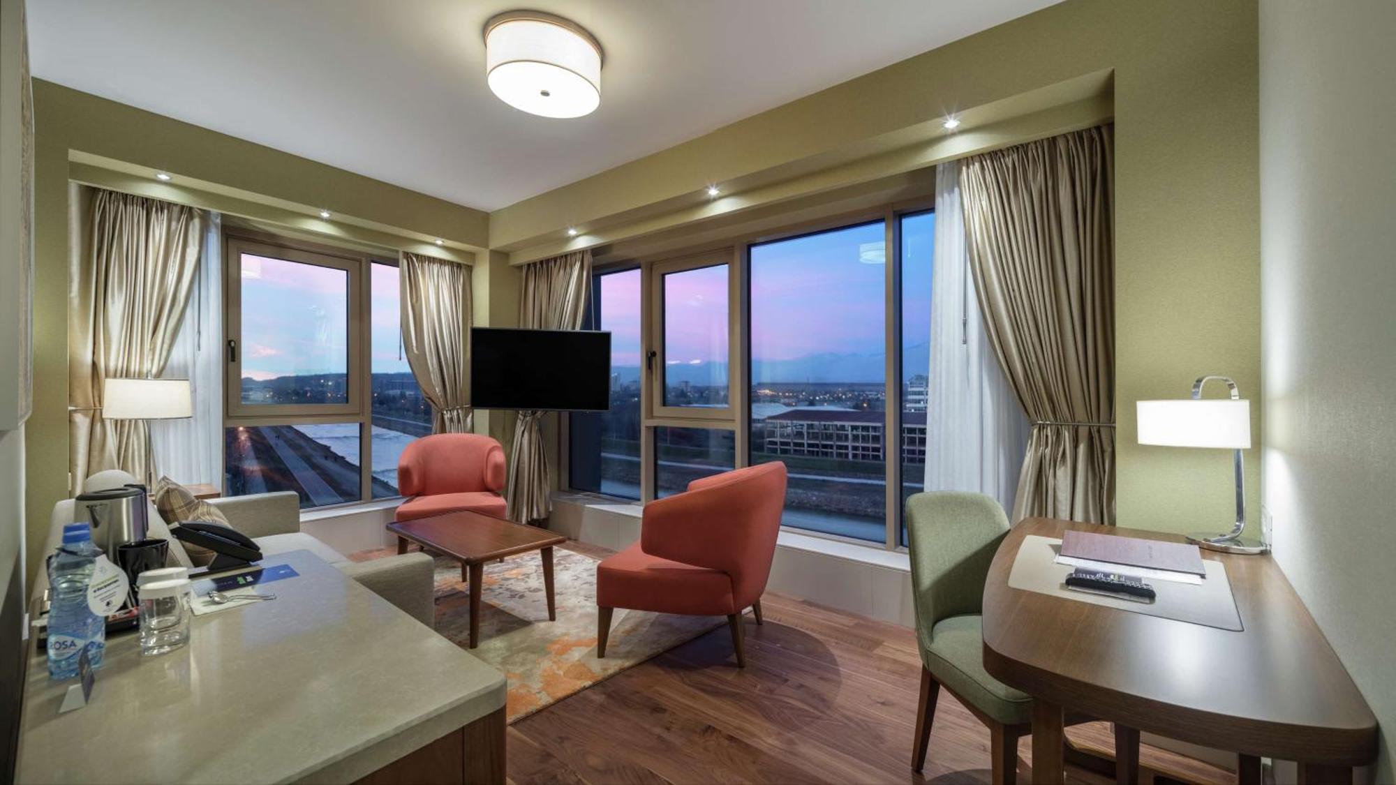 One-Bedroom King Suite,1552456759:JPEG