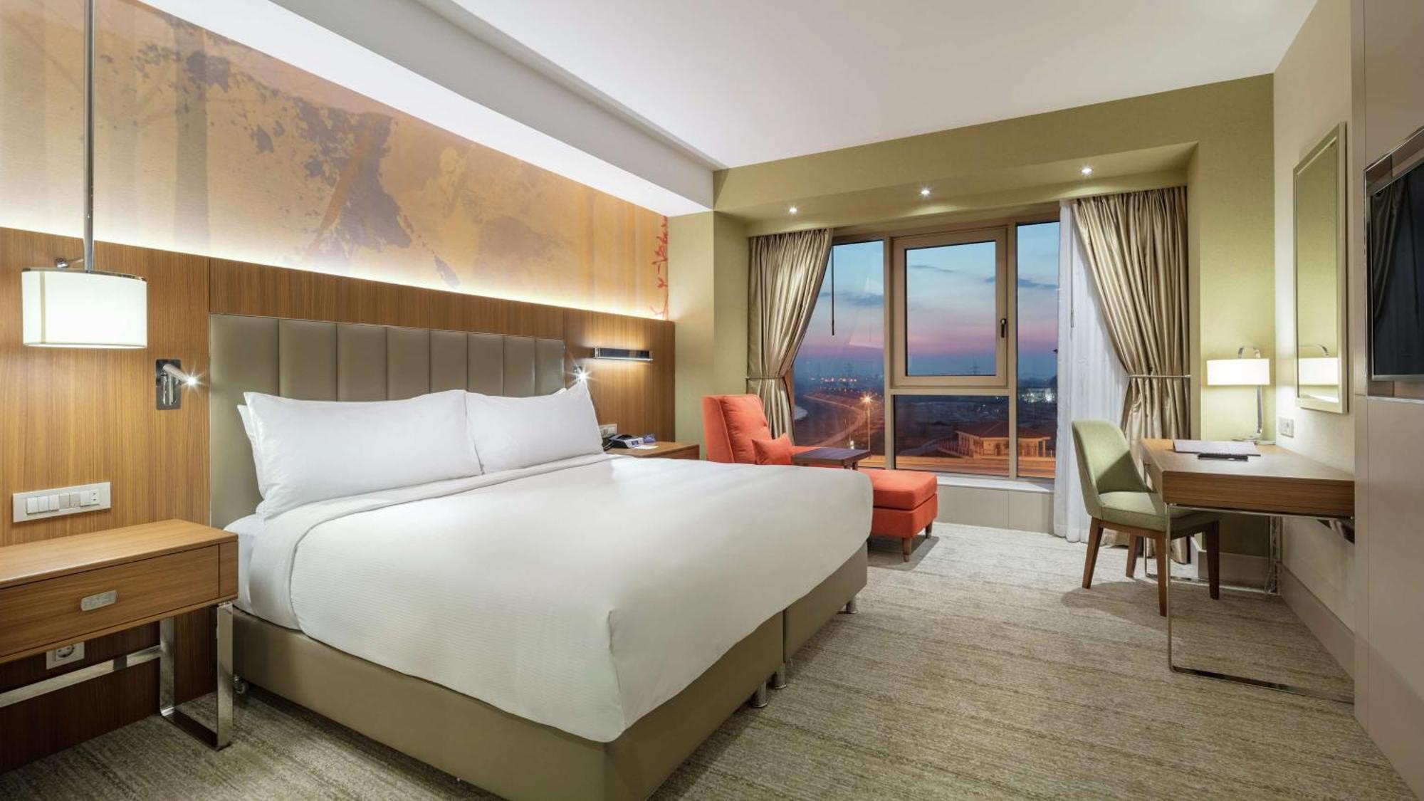 King Guest Room,1552456984:JPEG