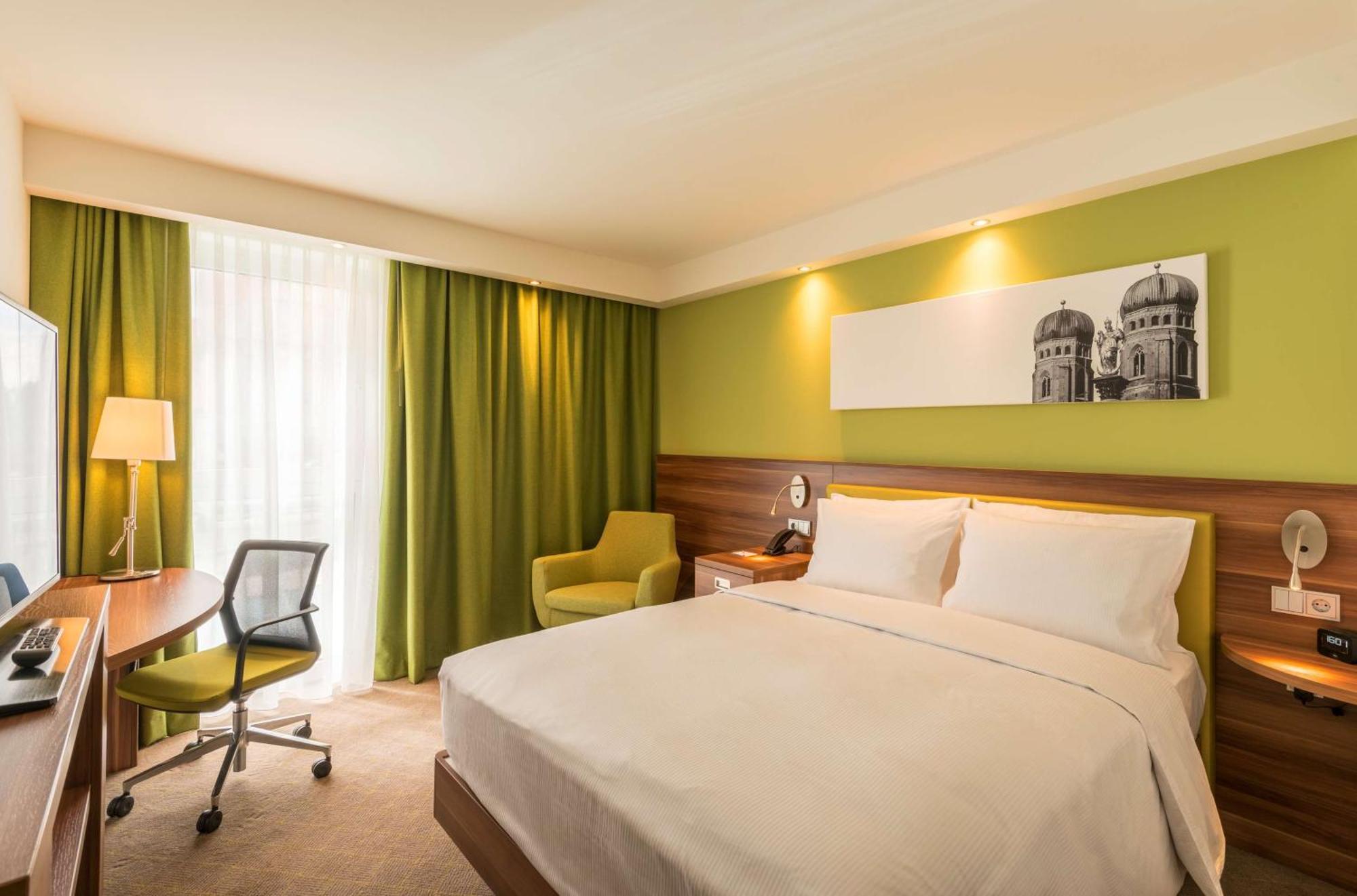 Queen Room