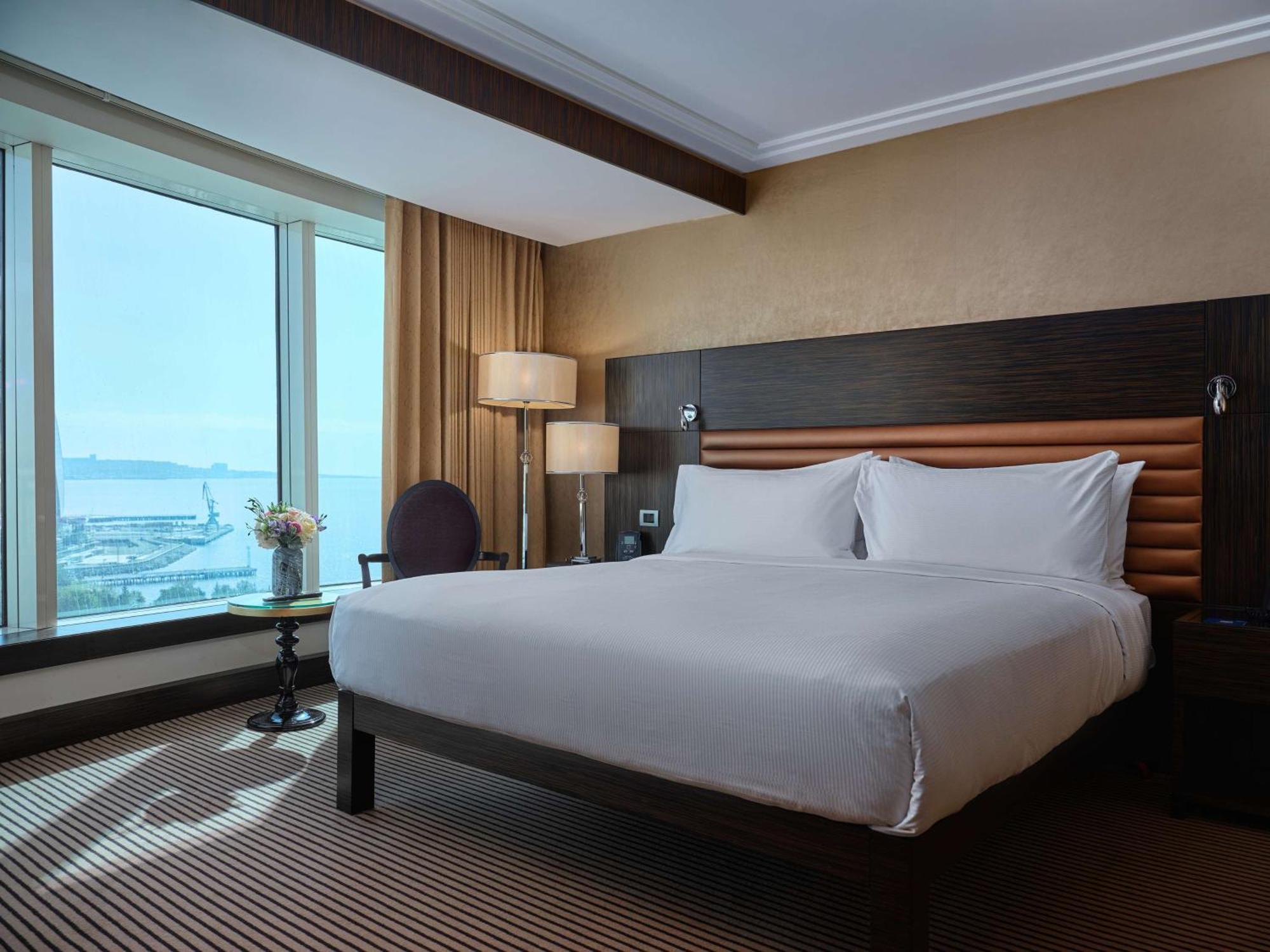One-Bedroom Suite Lounge Access