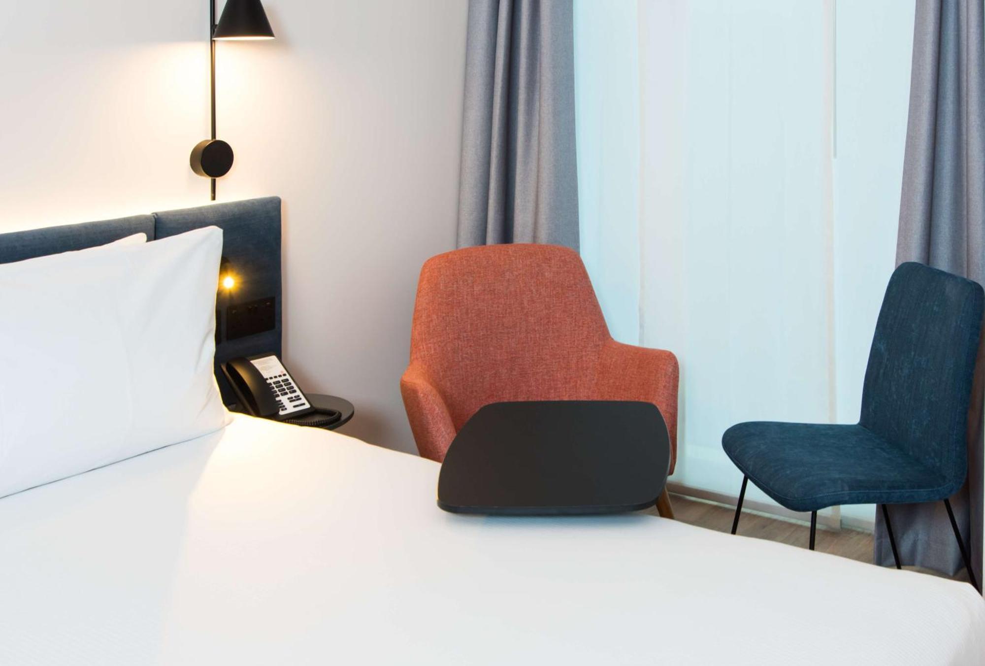 Rom med queen-size-seng