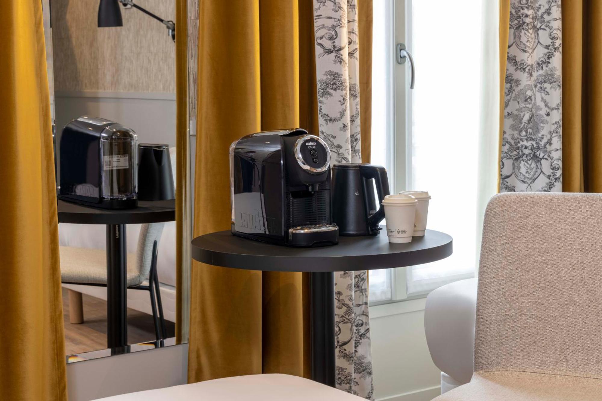 Prestige Quadruple Suite bath street side