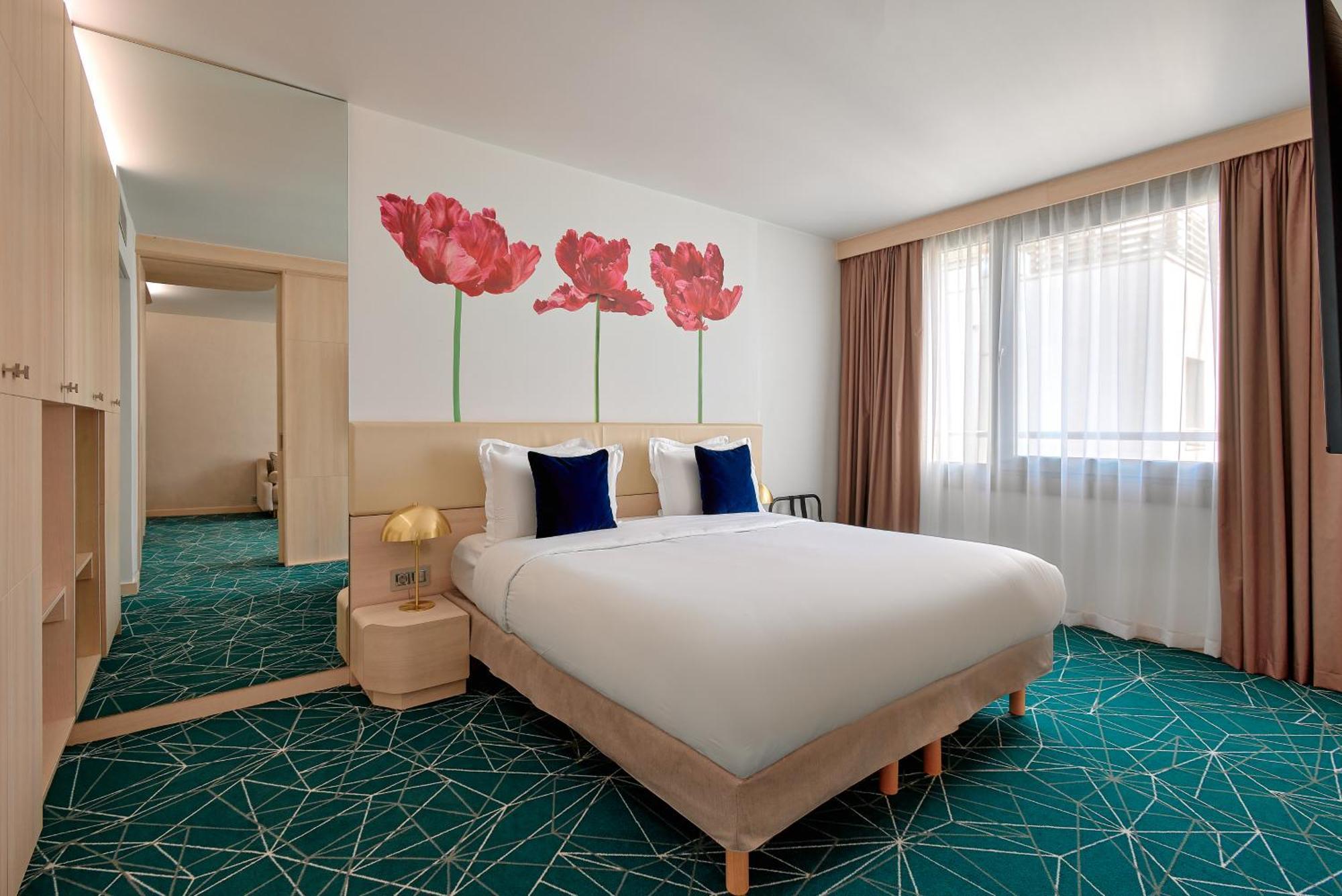 Junior Suite 1 King Bed,1552534252:JPEG