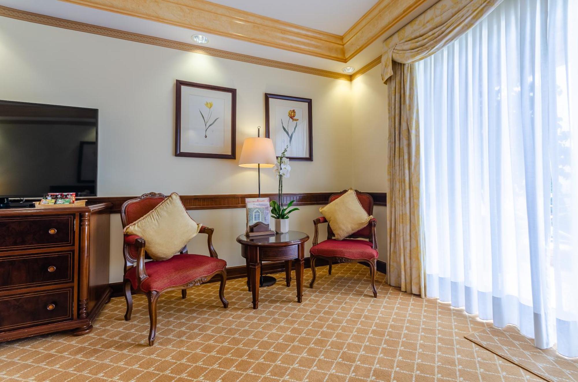 Room River View
