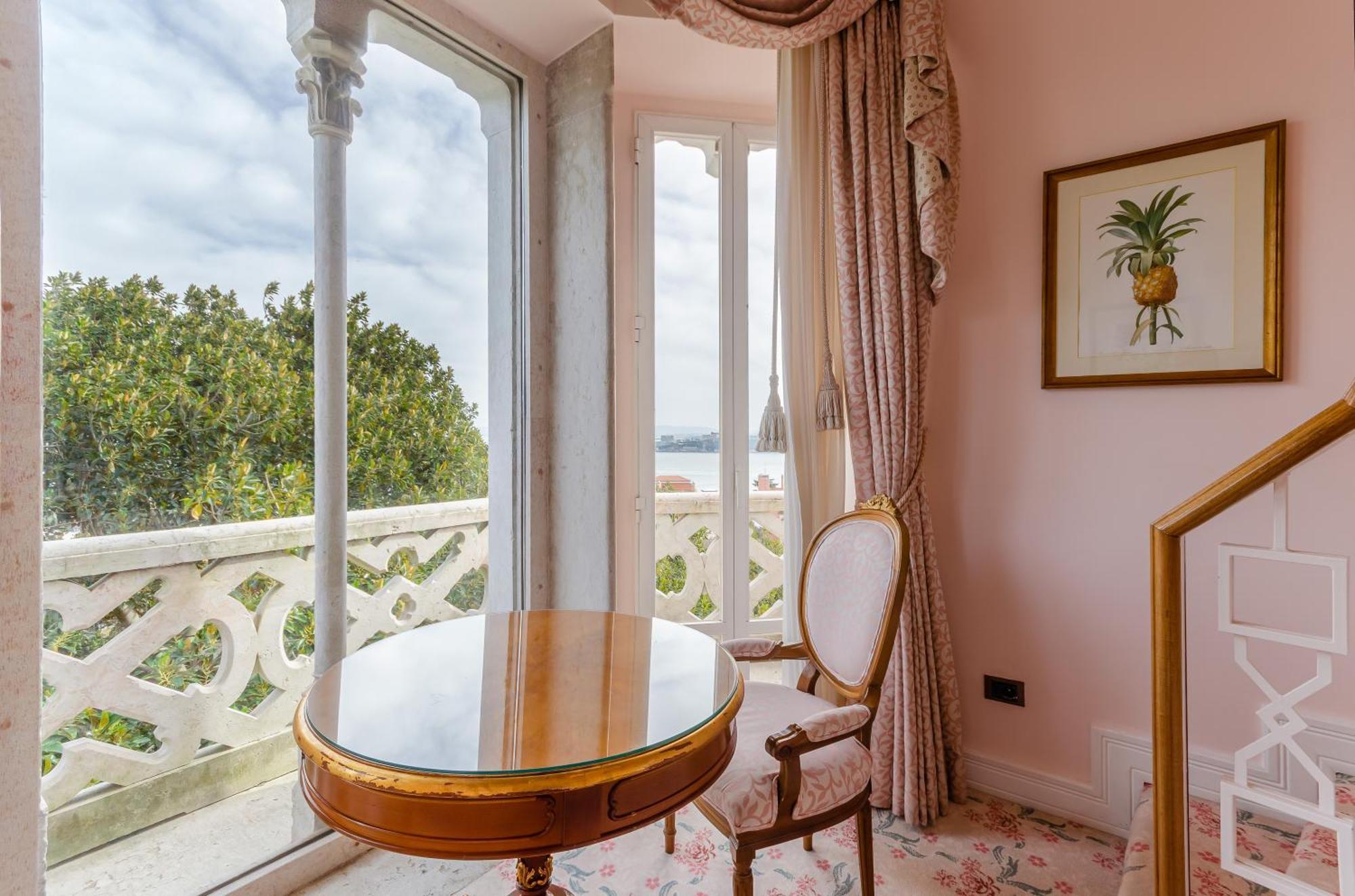 Palace Deluxe Room