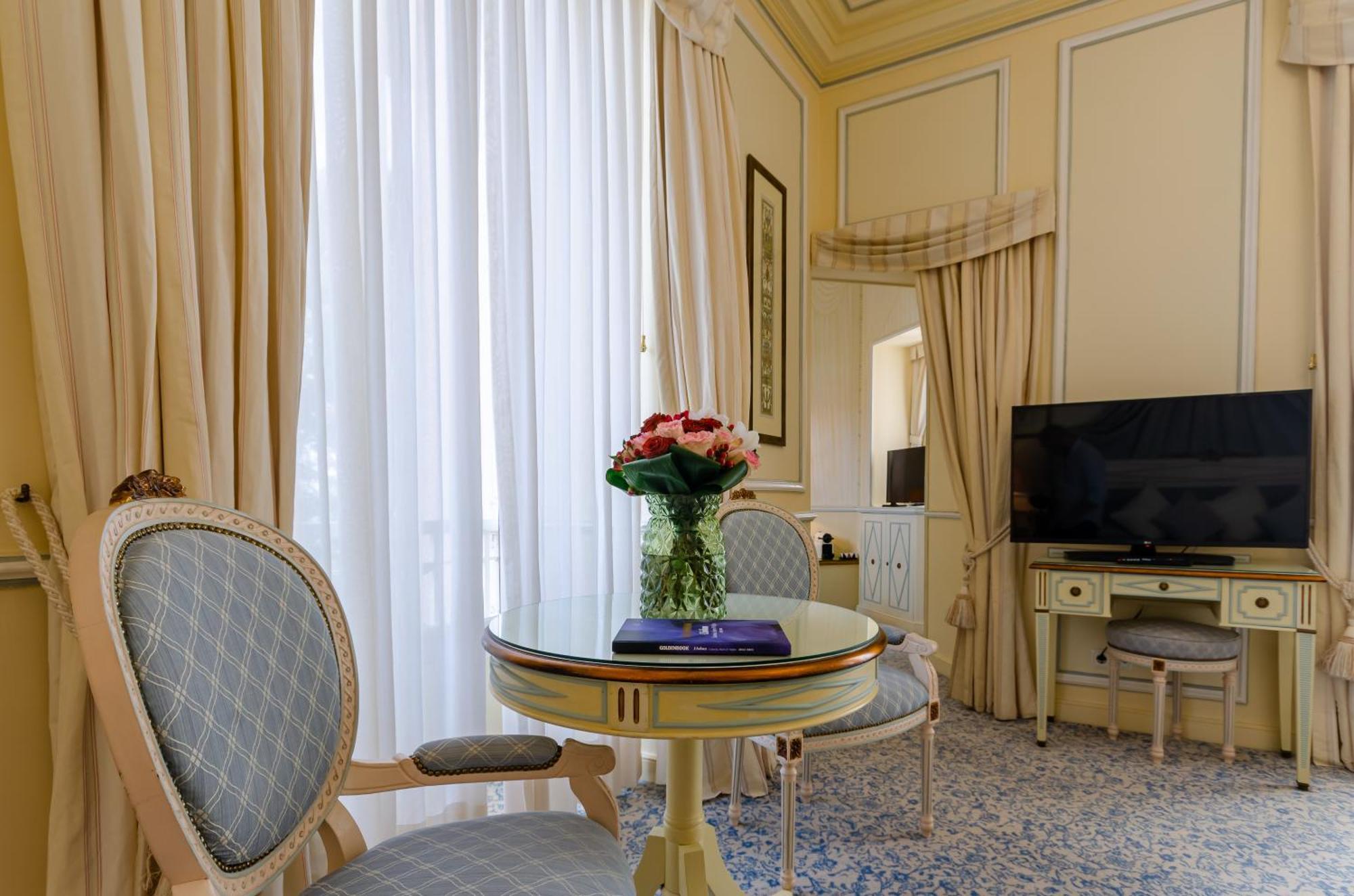 Palace Deluxe Room