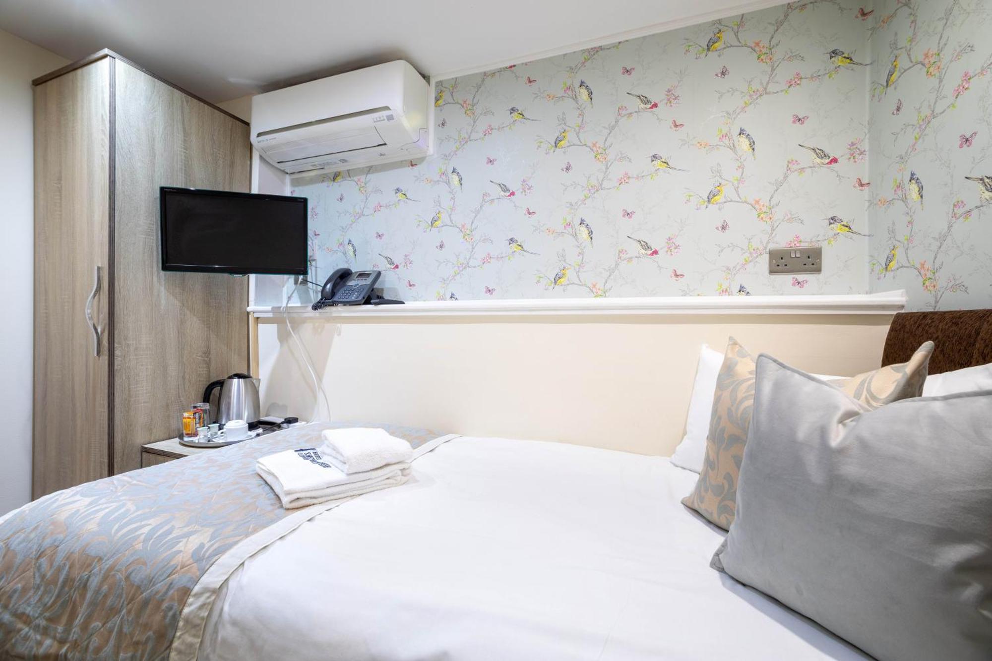 Economy Single Room basement no window