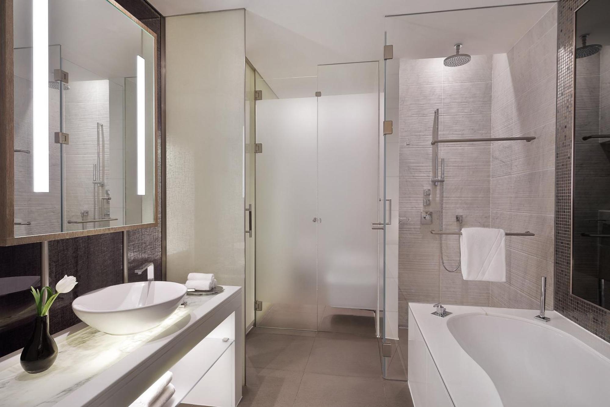 Premier Guest Room 2 Twin or Single Beds Balcony Complimentary Yas Beach Access