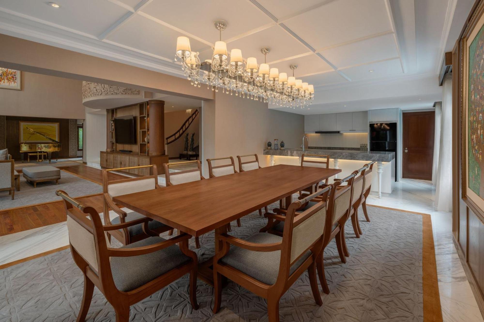 Imperial Suite 2 Bedroom Bi-level Suite Ocean View Daily Activity