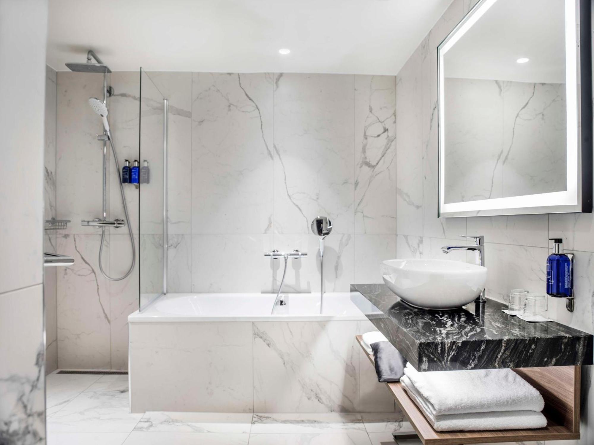 One-Bedroom Suite