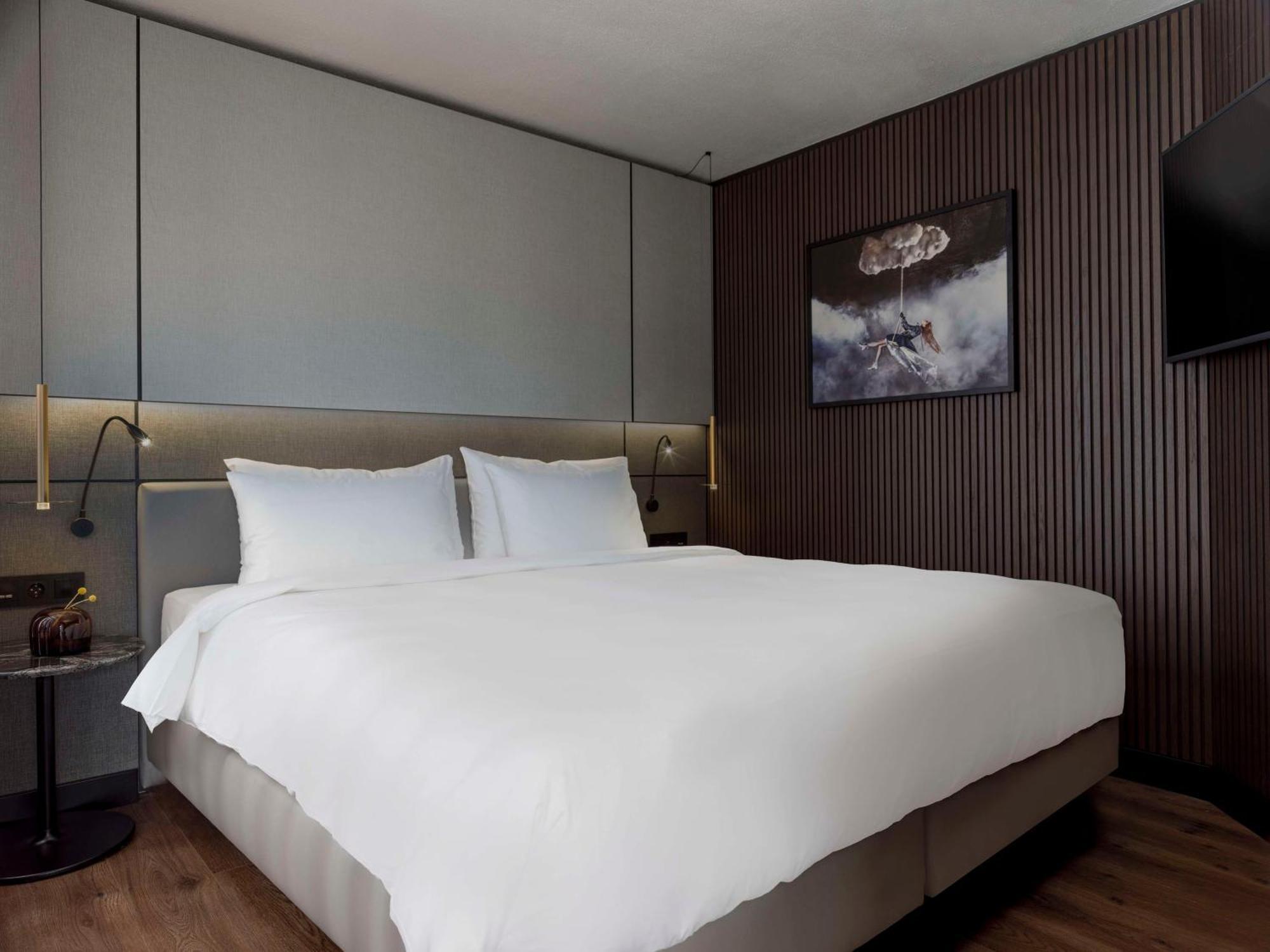 One-Bedroom Suite