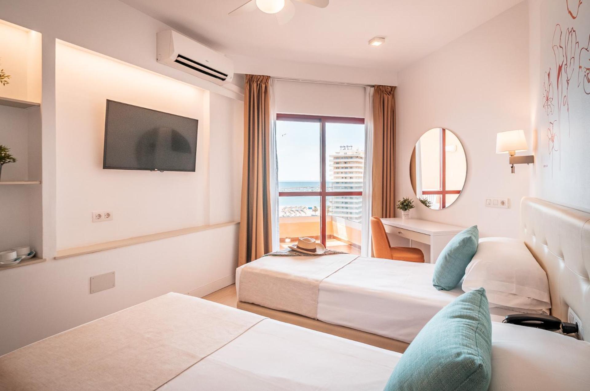Double or Twin Room with  Sea View