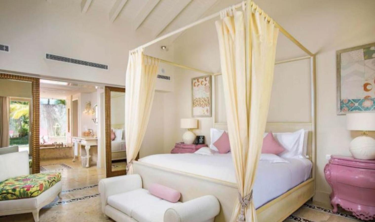 Luxury Pool Family Suite