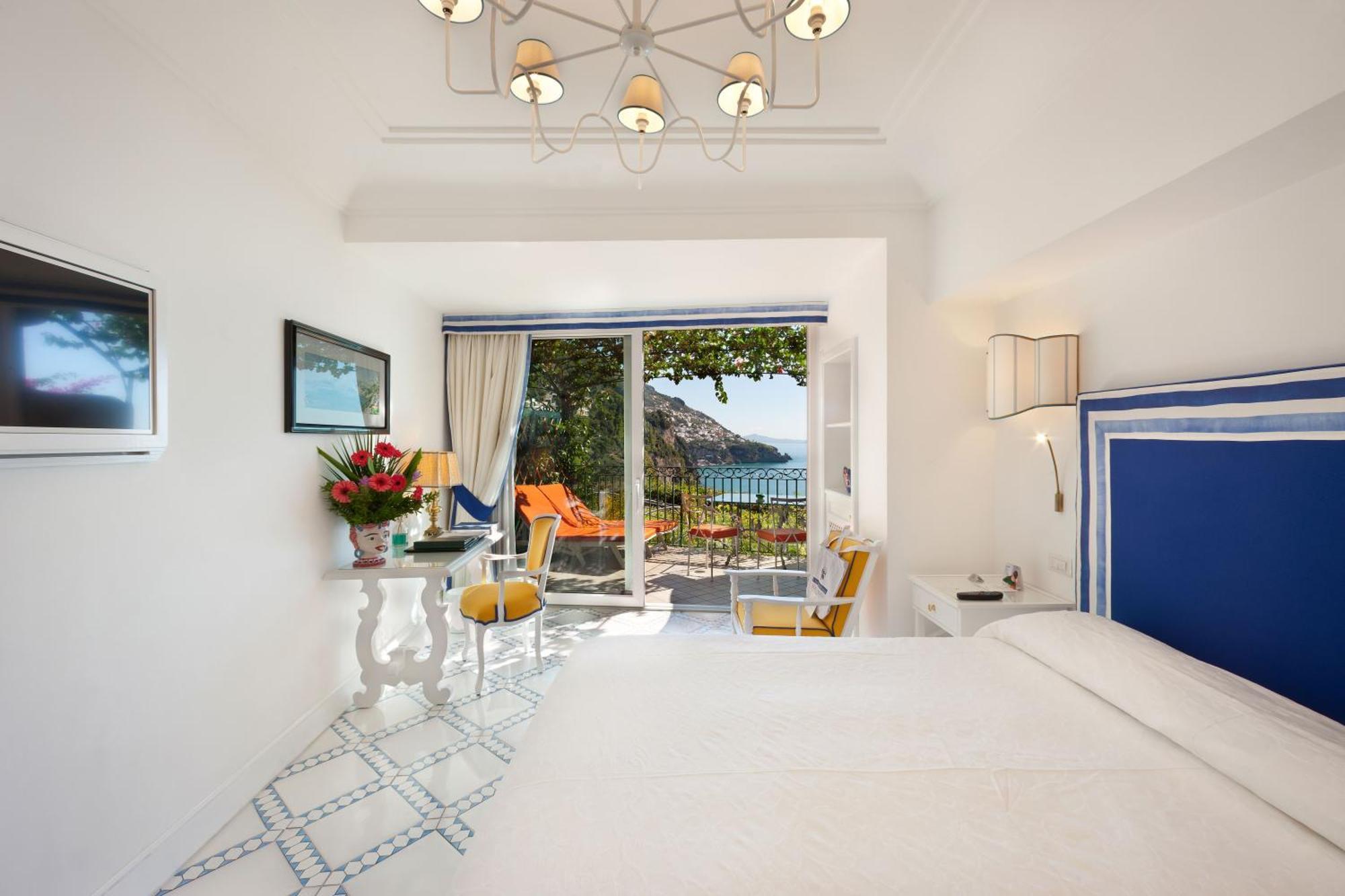 Classic Double or Twin Room Terrace Sea View,1554094051:JPEG