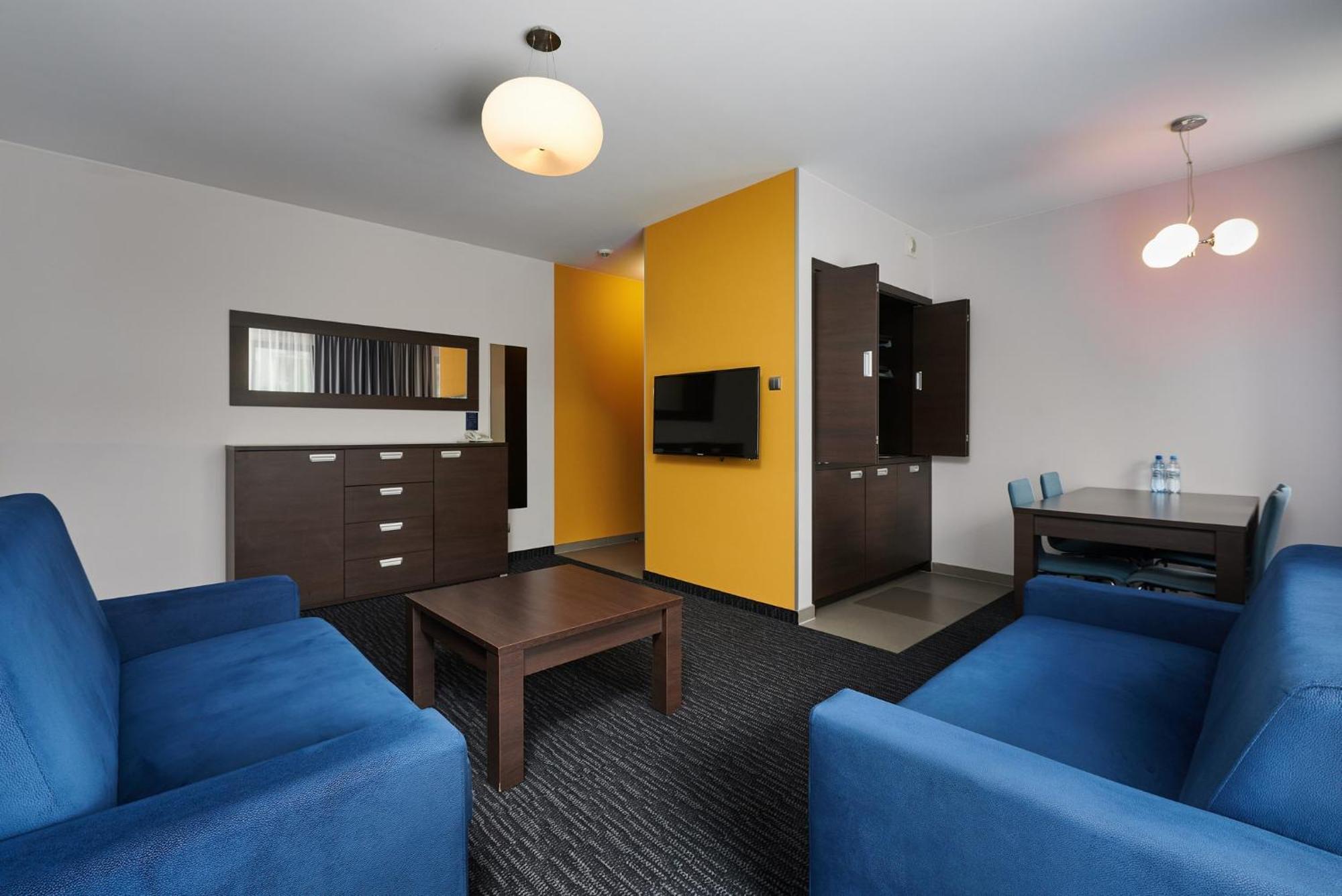 Studio Plus - 2 Single Beds